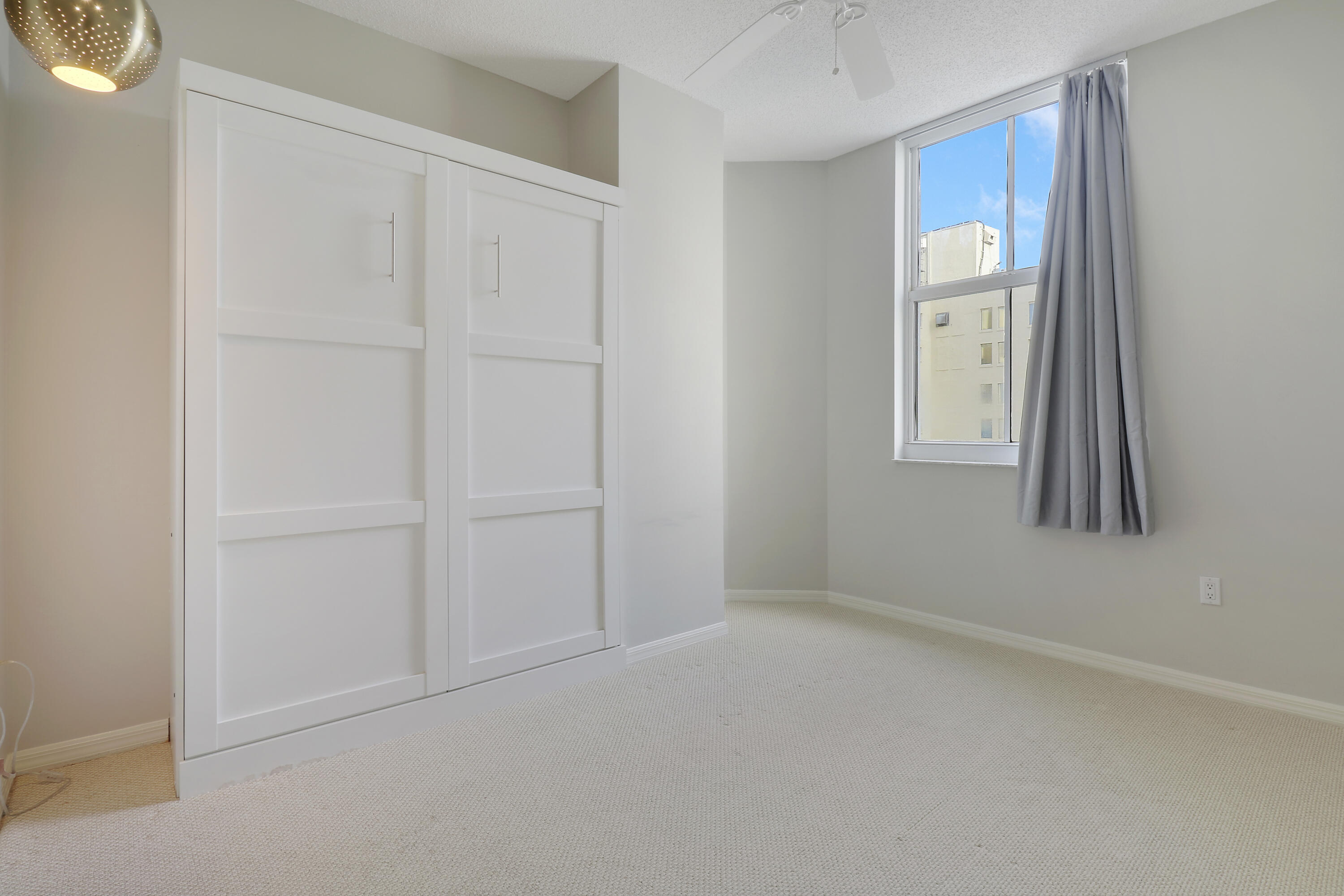 255 Evernia Street 1022