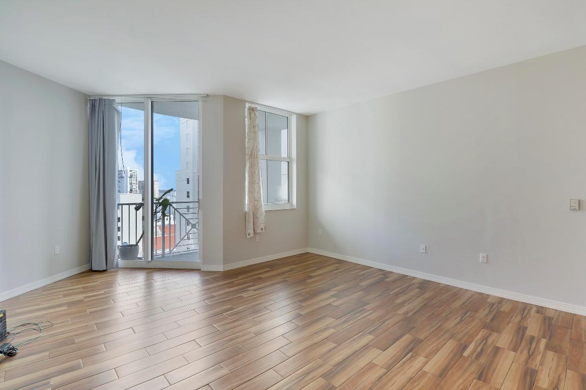 255 Evernia Street 1022