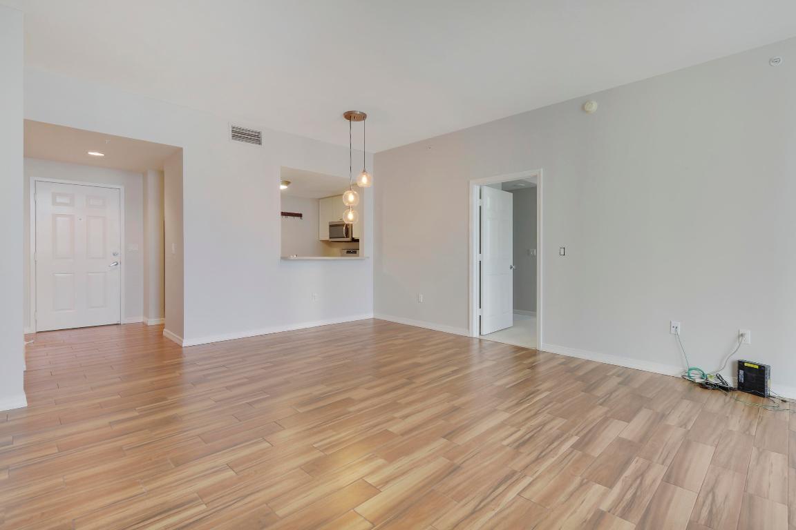 255 Evernia Street 1022