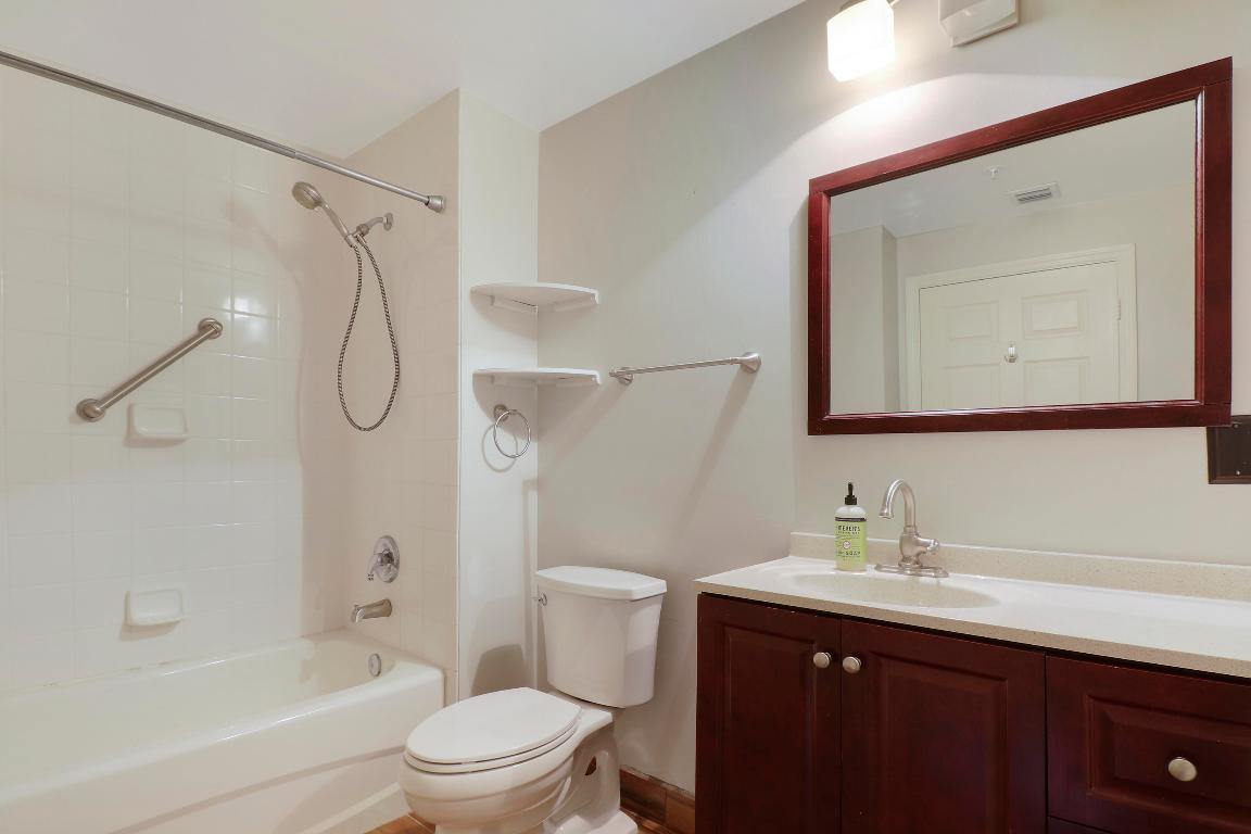 255 Evernia Street 1022