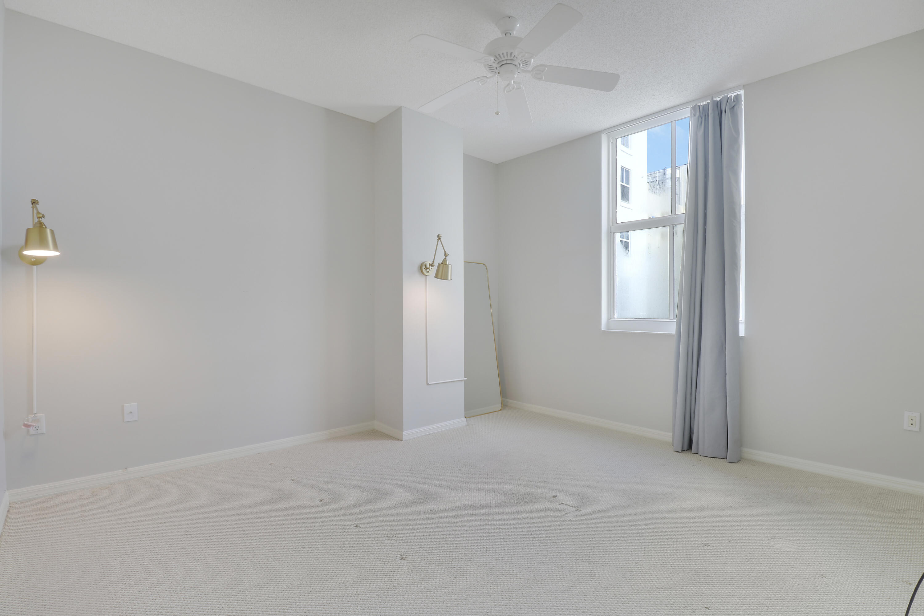 255 Evernia Street 1022