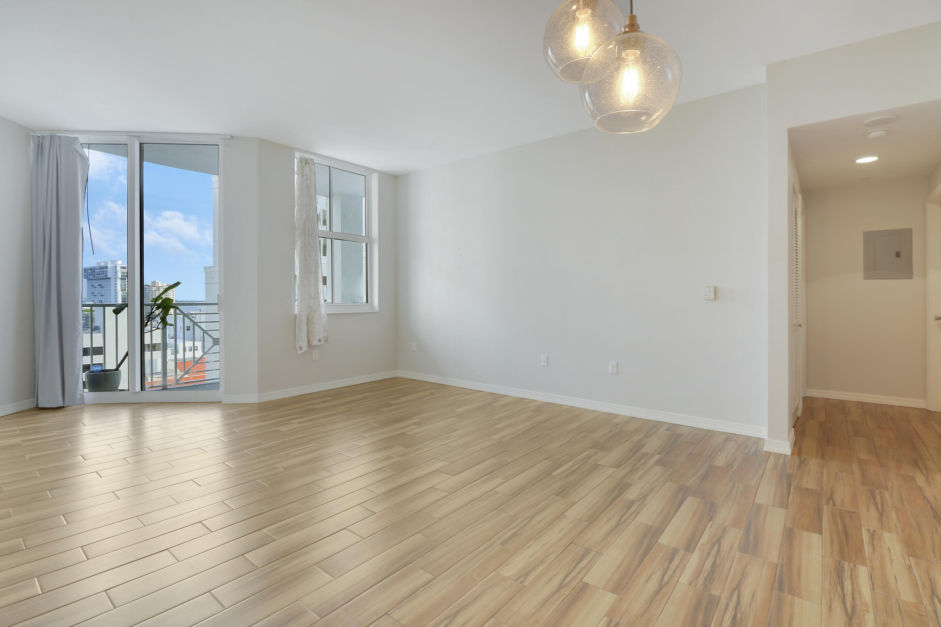 255 Evernia Street 1022