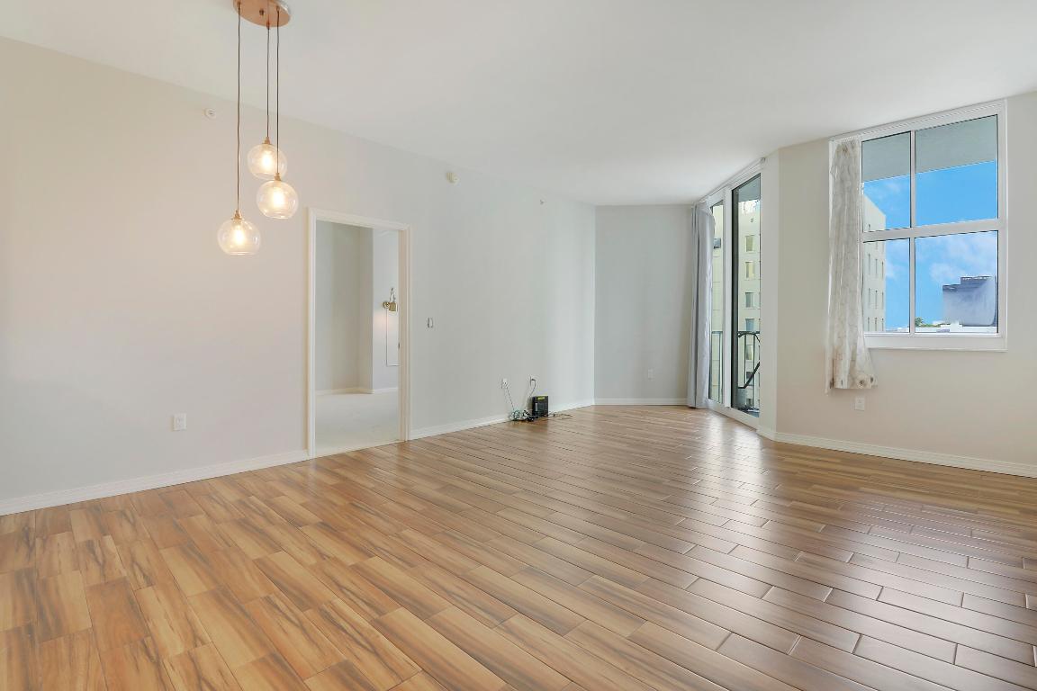 255 Evernia Street 1022