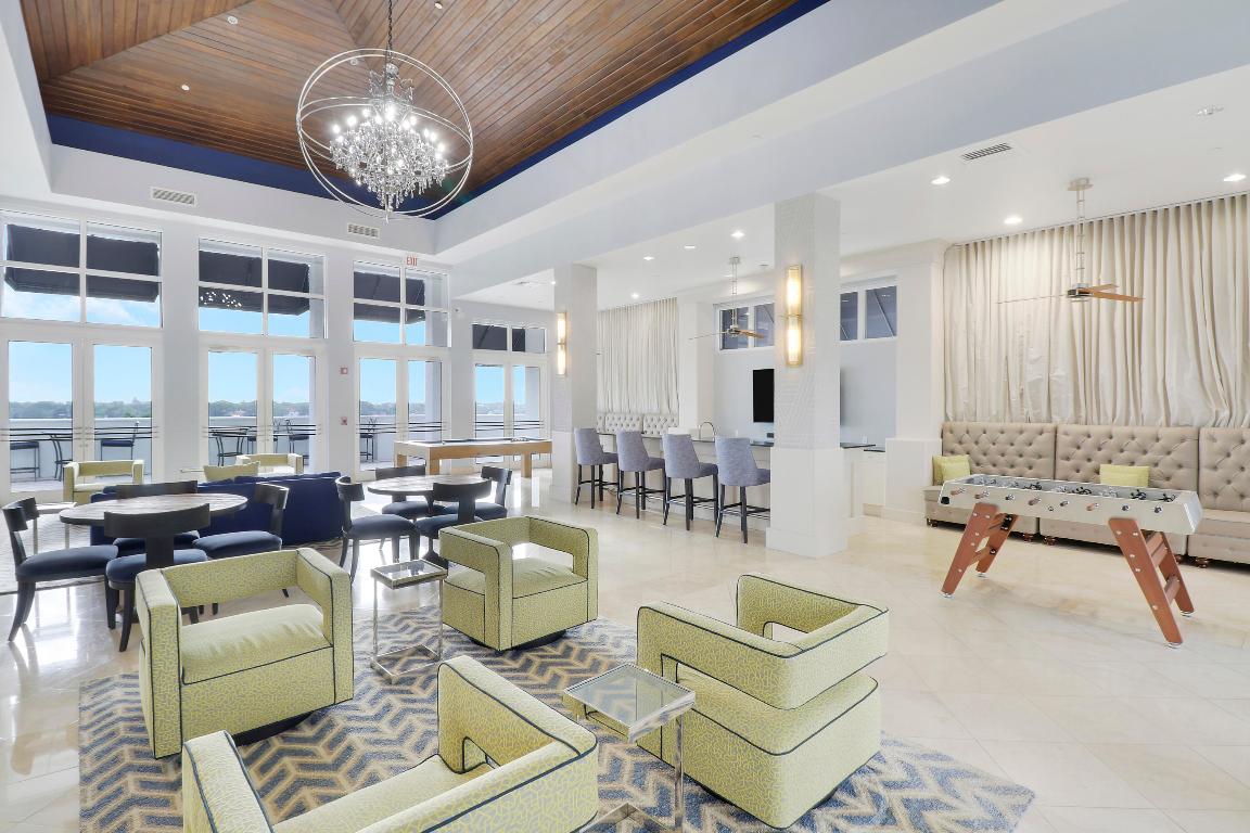 255 Evernia Street 1022