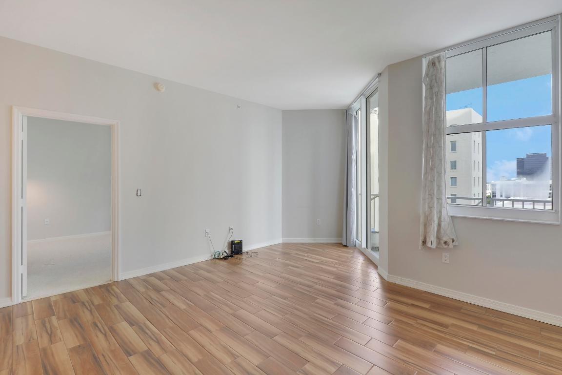 255 Evernia Street 1022