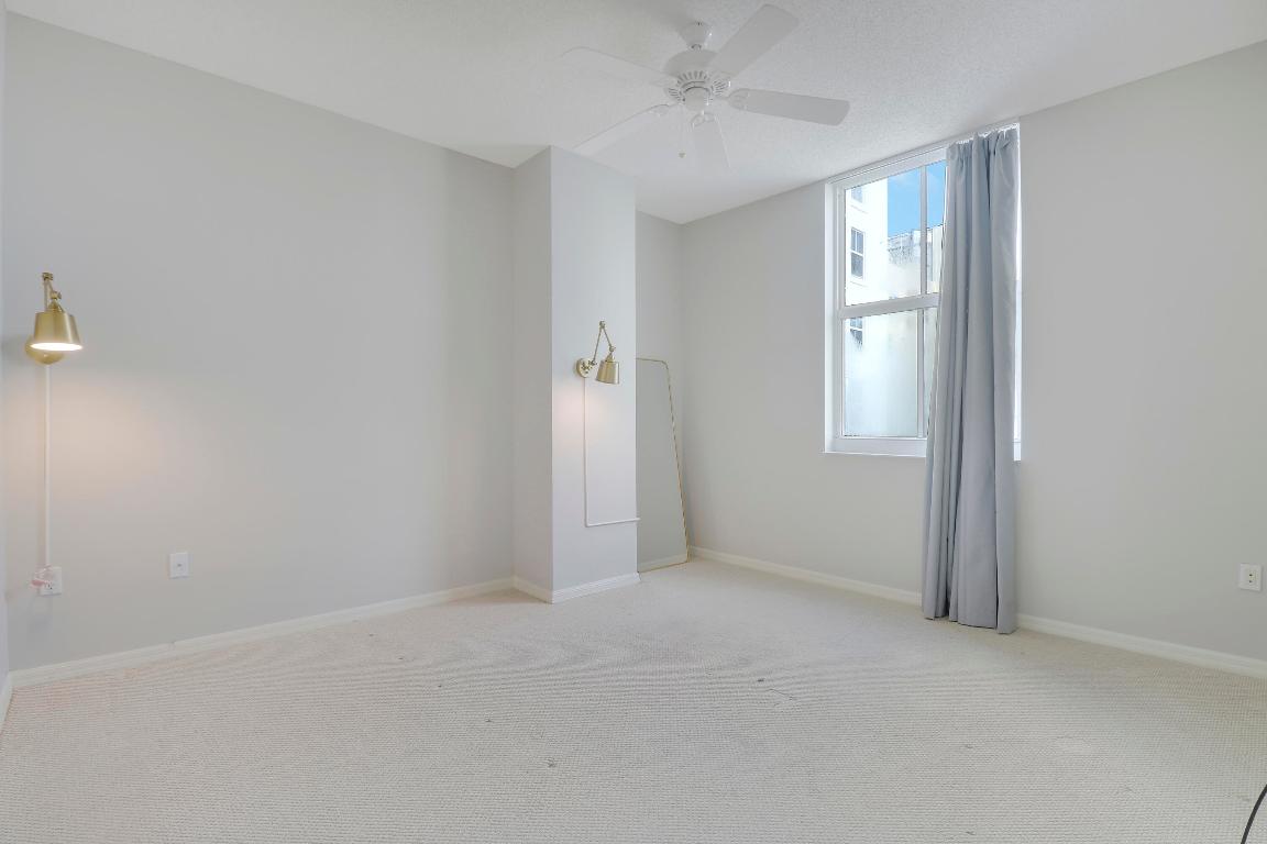 255 Evernia Street 1022