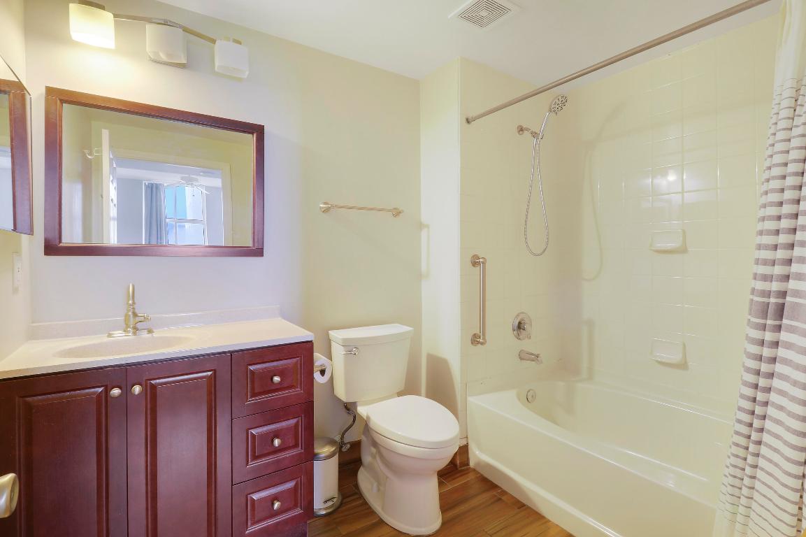 255 Evernia Street 1022