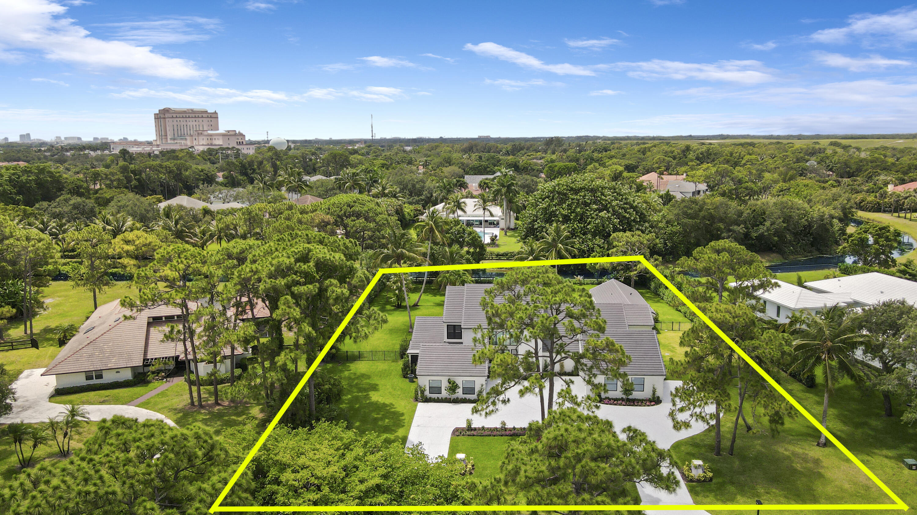 5196 Desert Vixen Road