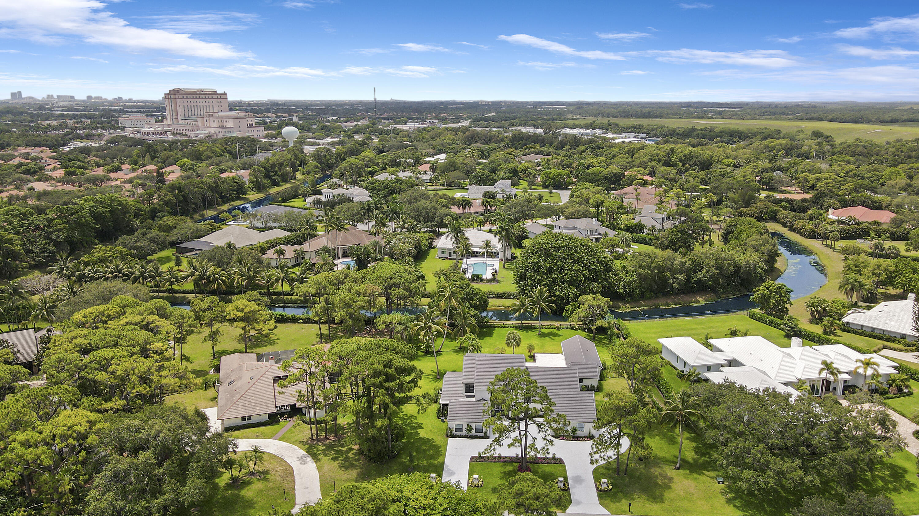 5196 Desert Vixen Road