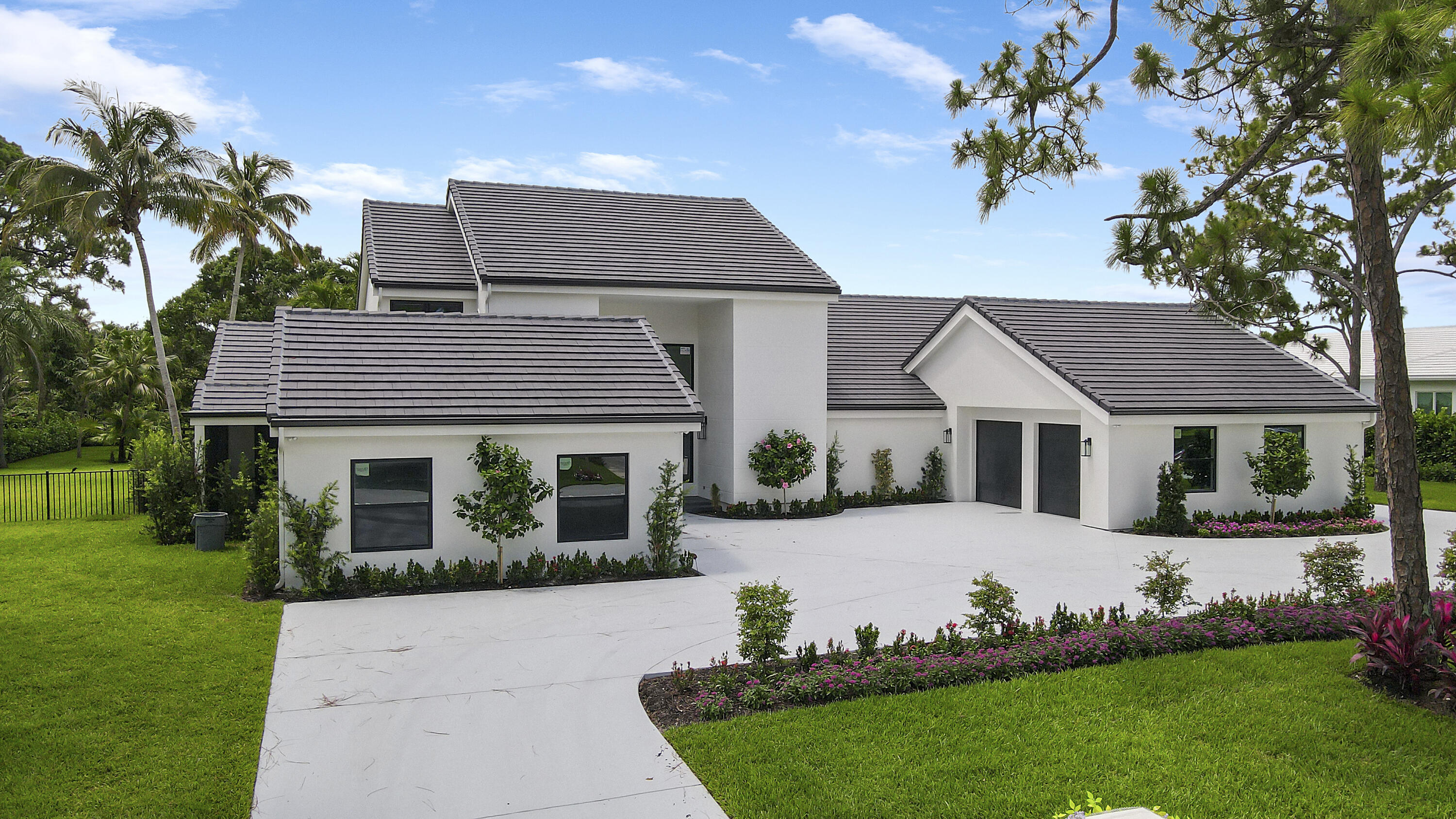 5196 Desert Vixen Road