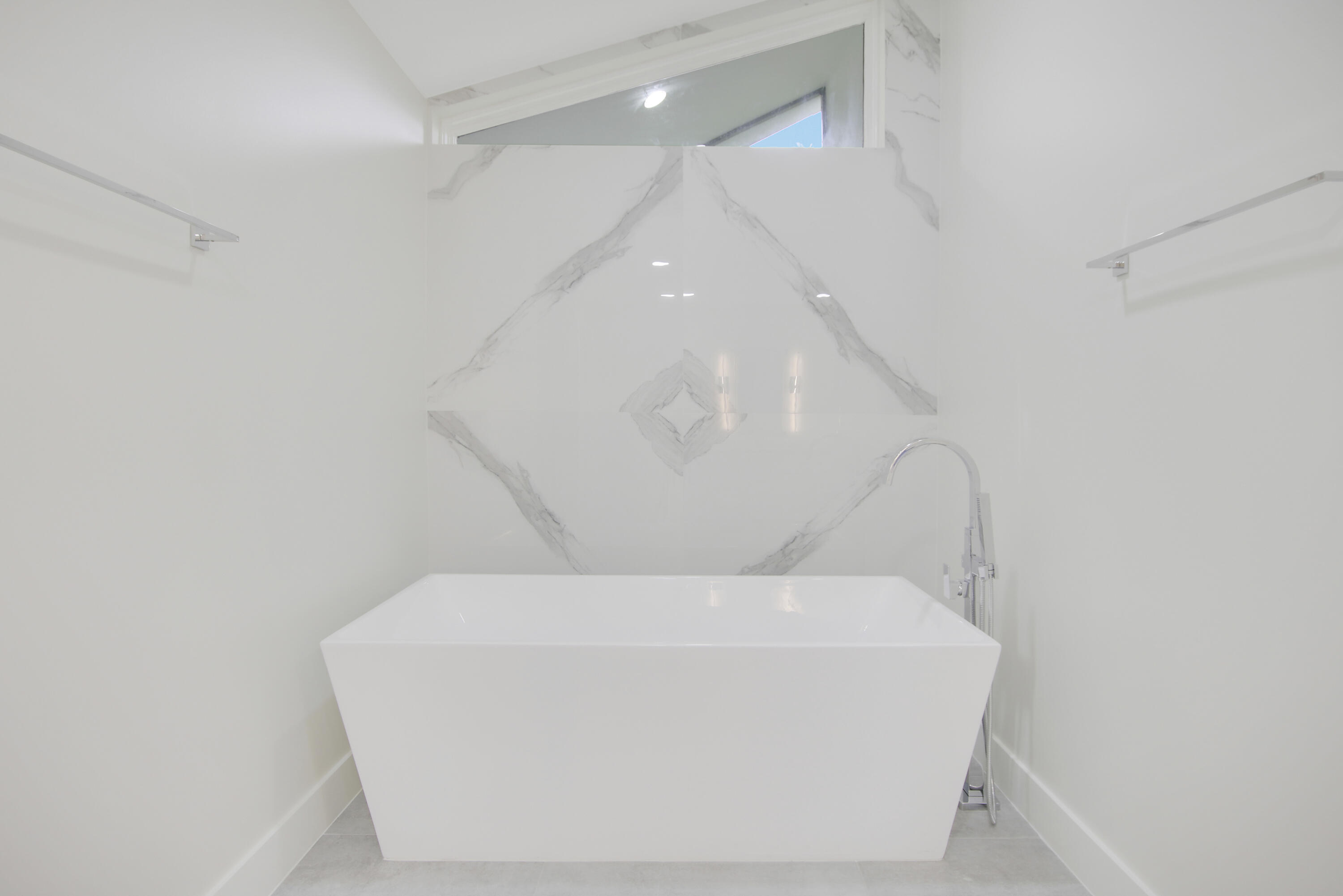 5196 Desert Vixen Road