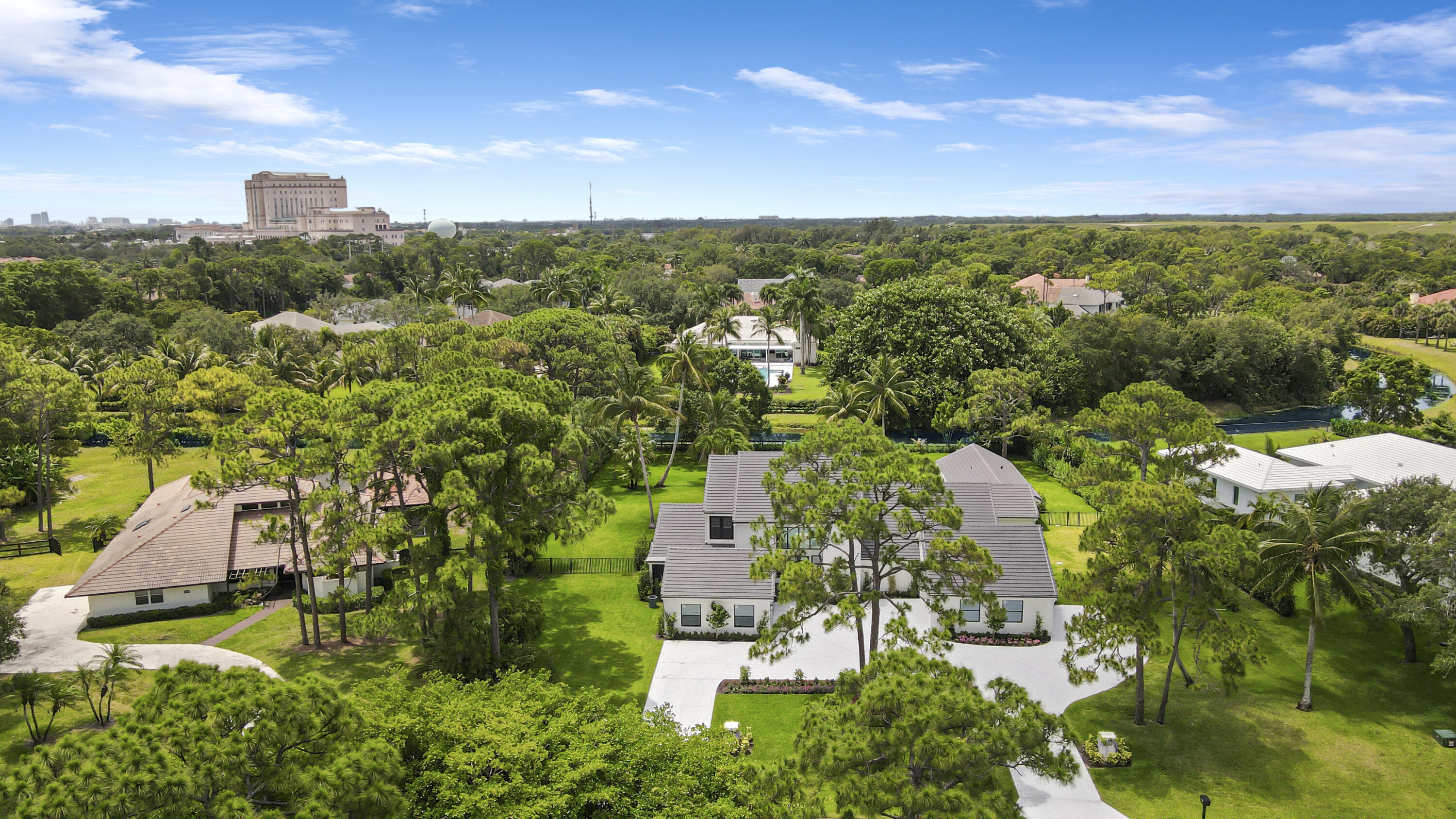 5196 Desert Vixen Road