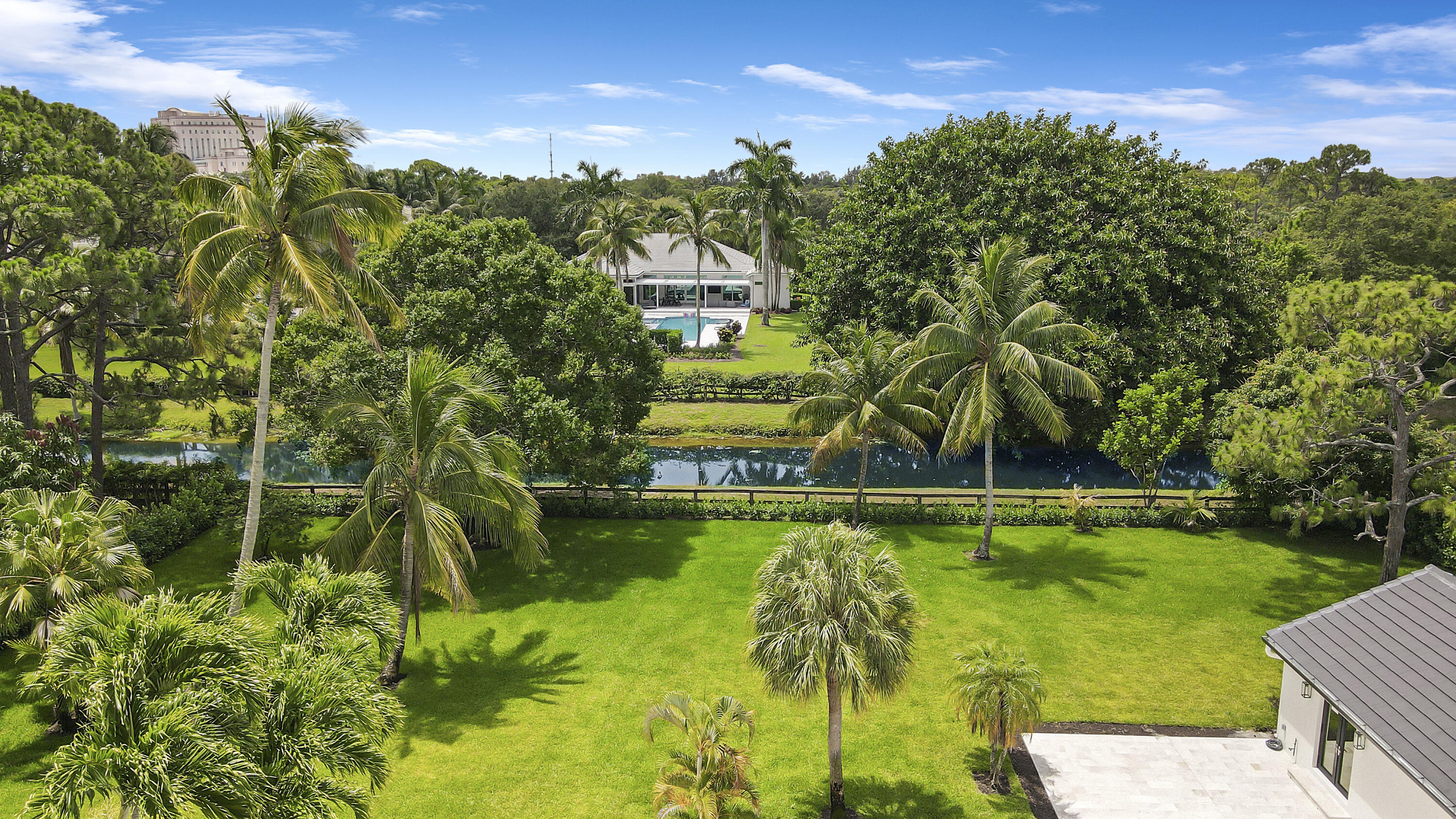 5196 Desert Vixen Road