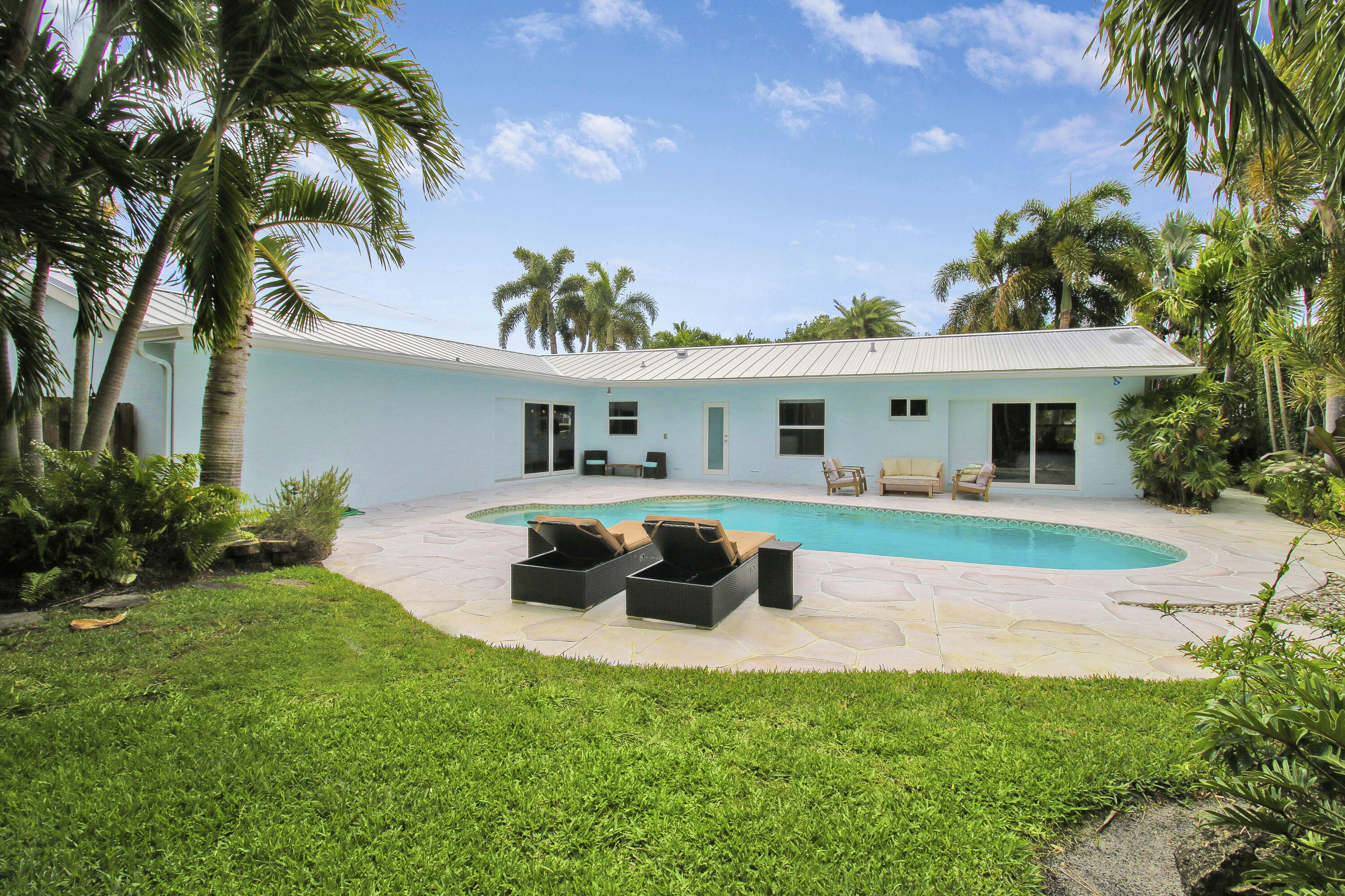 407 Privateer Road