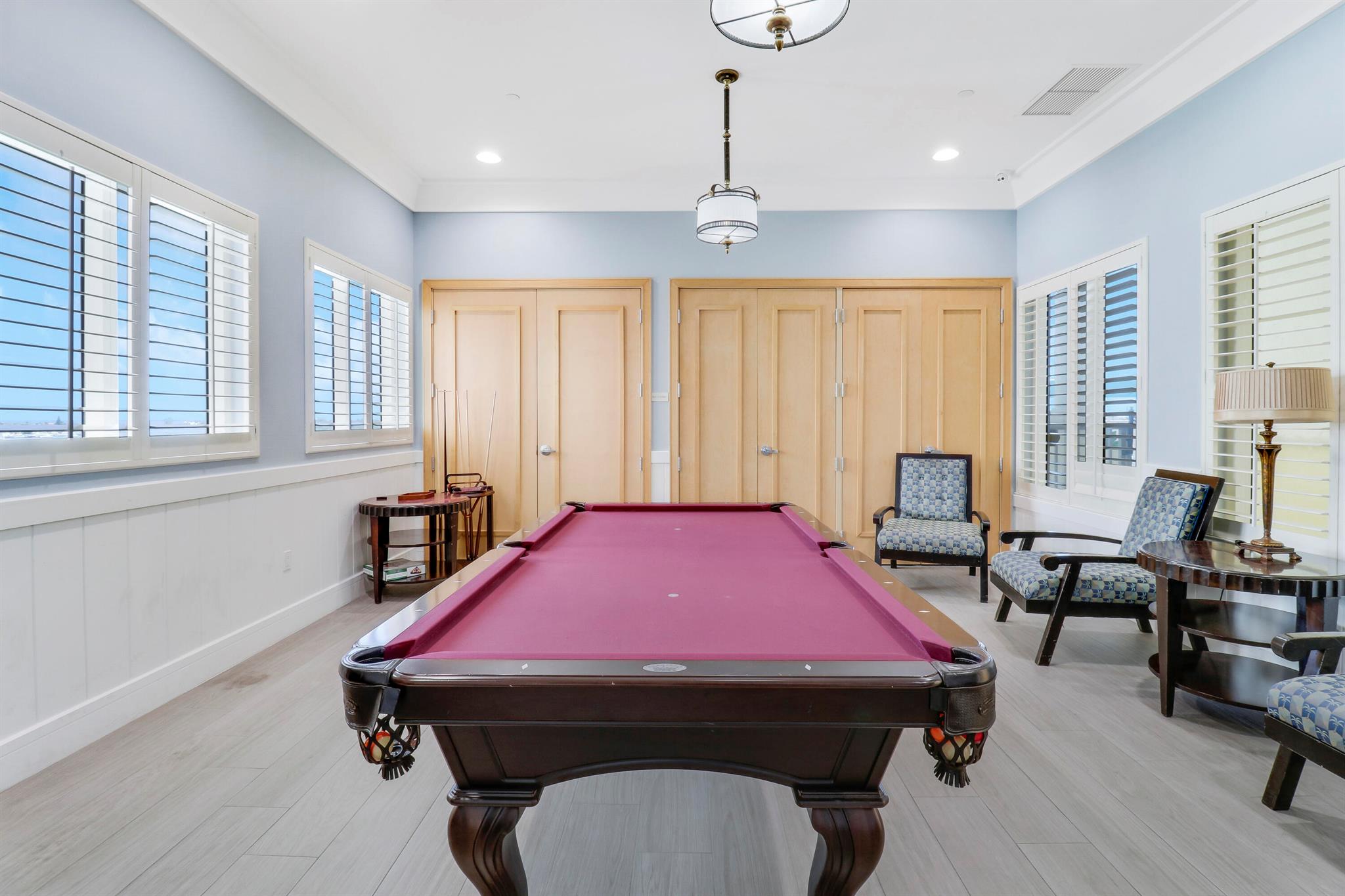 2640 Lake Shore Drive 1508