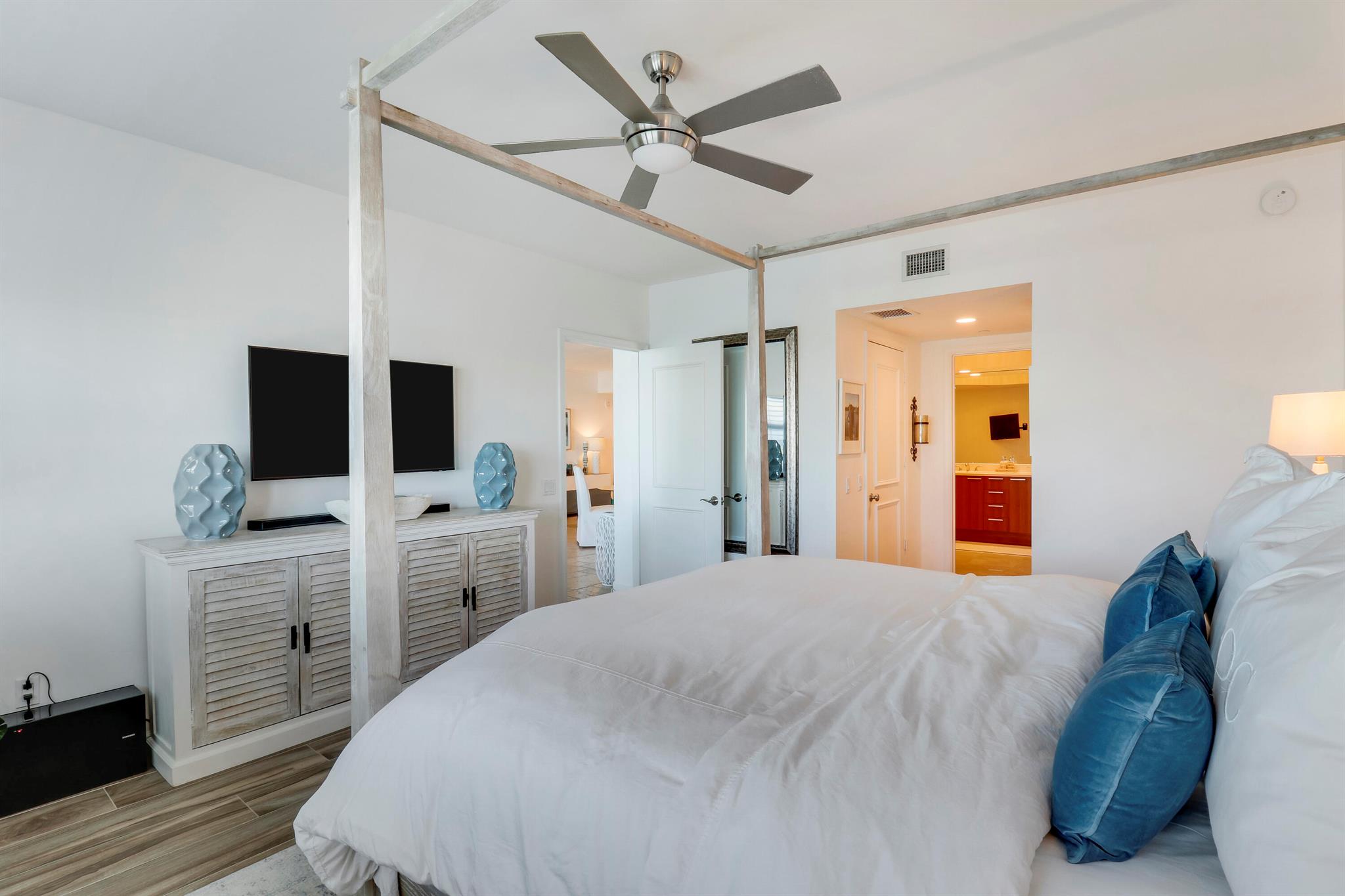 2640 Lake Shore Drive 1508