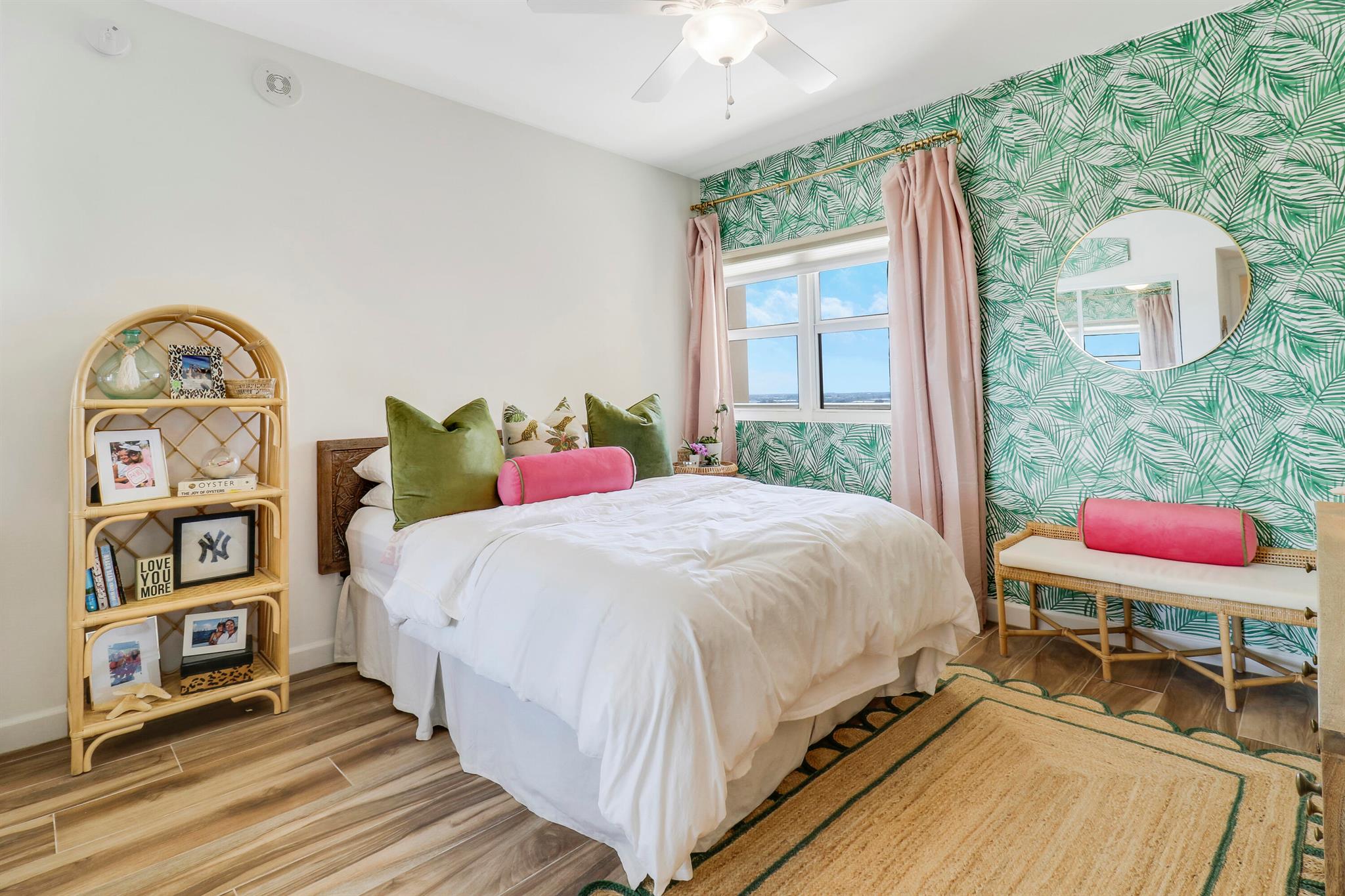 2640 Lake Shore Drive 1508