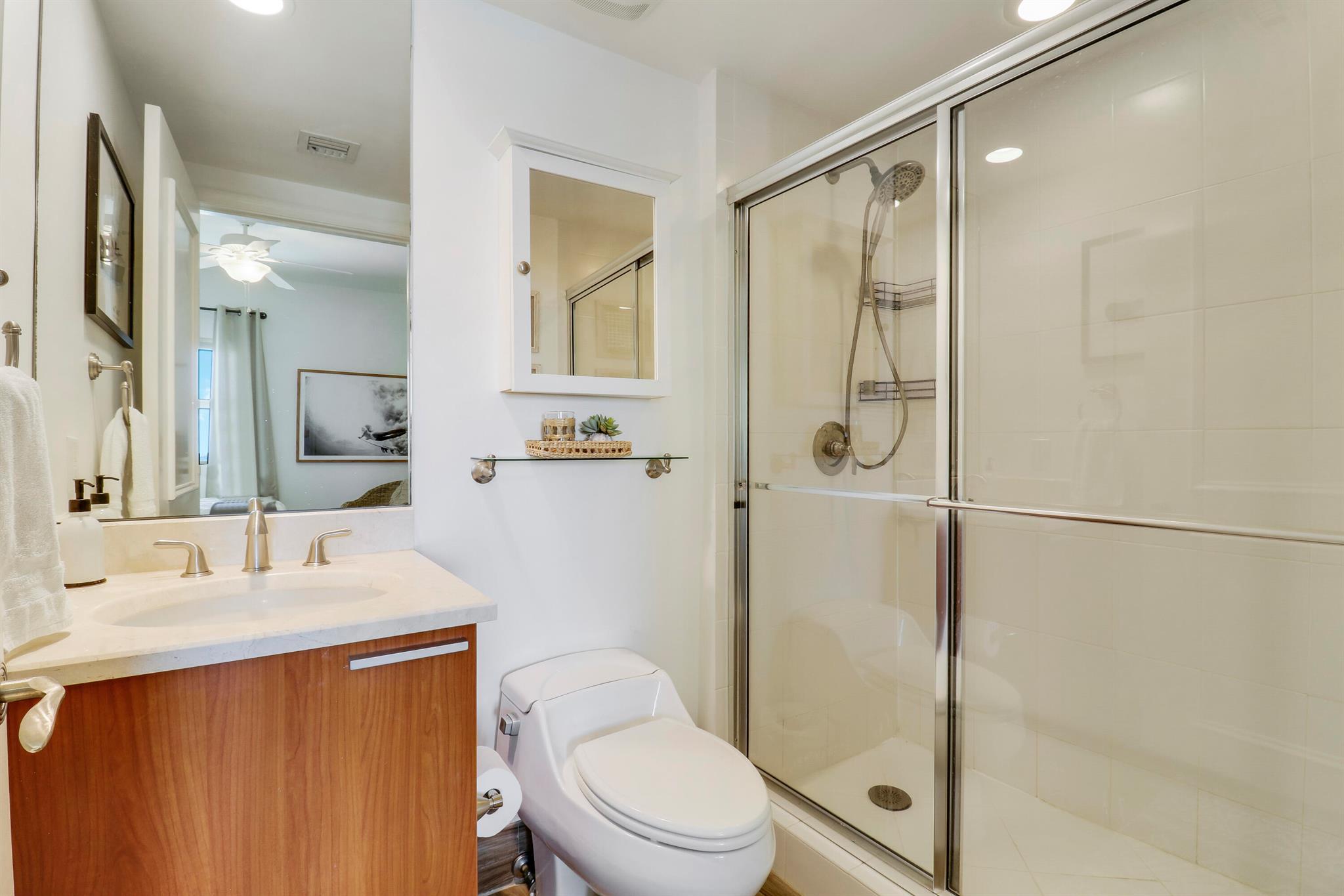 2640 Lake Shore Drive 1508