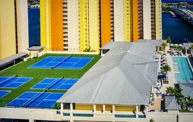 2640 Lake Shore Drive 1508