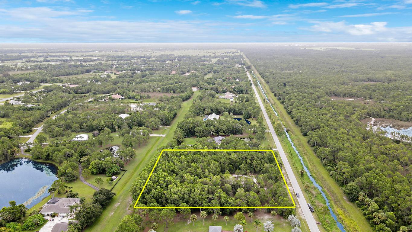 2561 SE Tailwinds Road