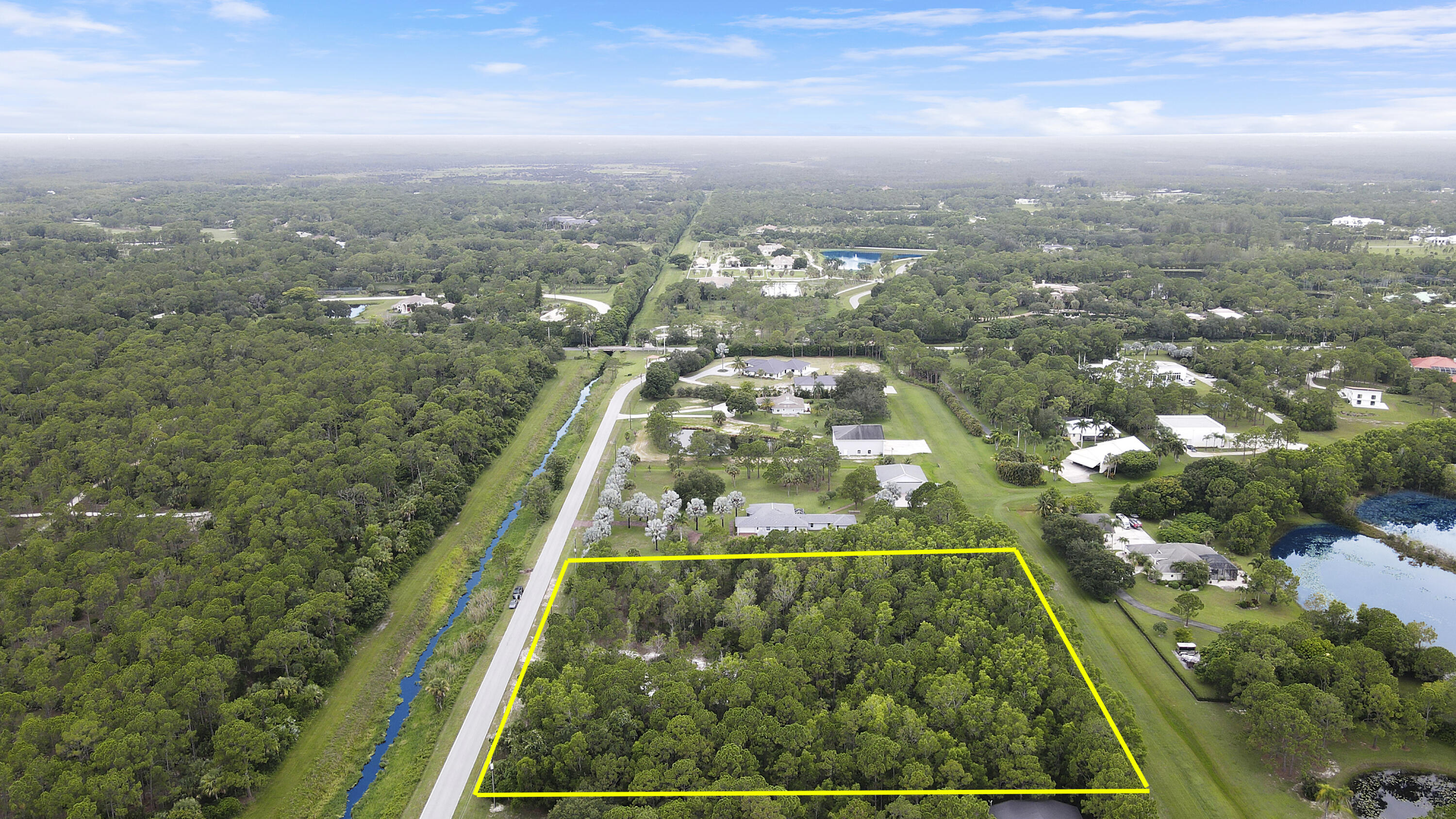 2561 SE Tailwinds Road