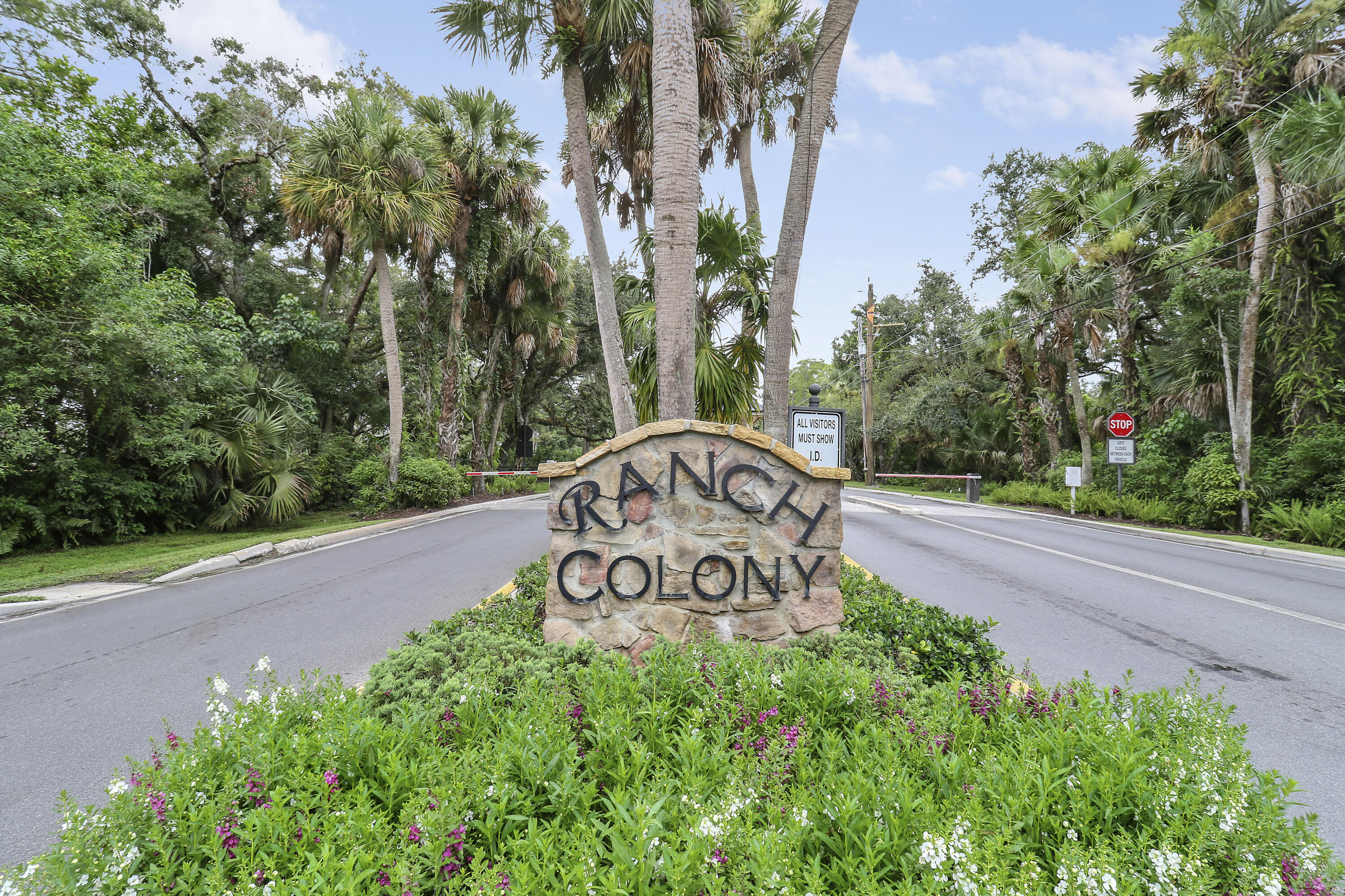 2561 SE Tailwinds Road