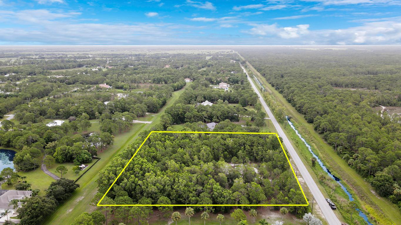 2561 SE Tailwinds Road