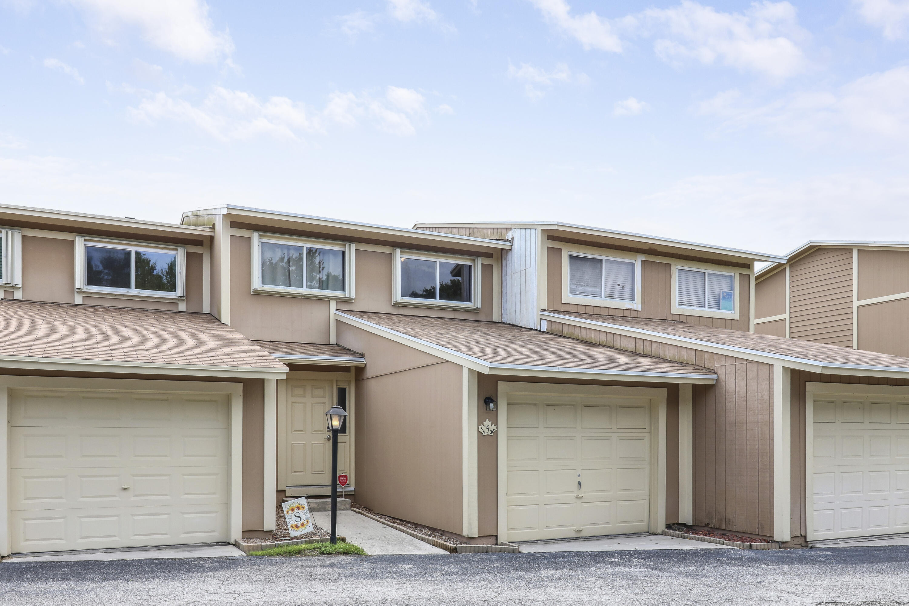 154 Maplecrest Circle