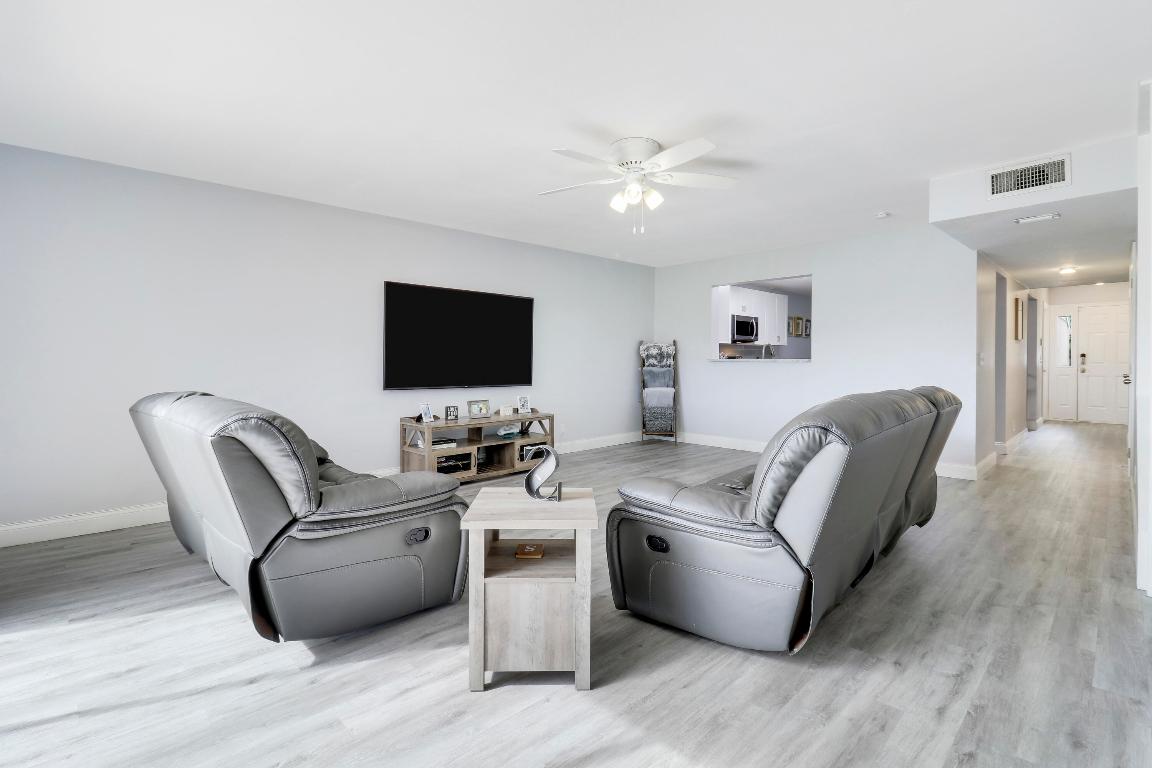 154 Maplecrest Circle