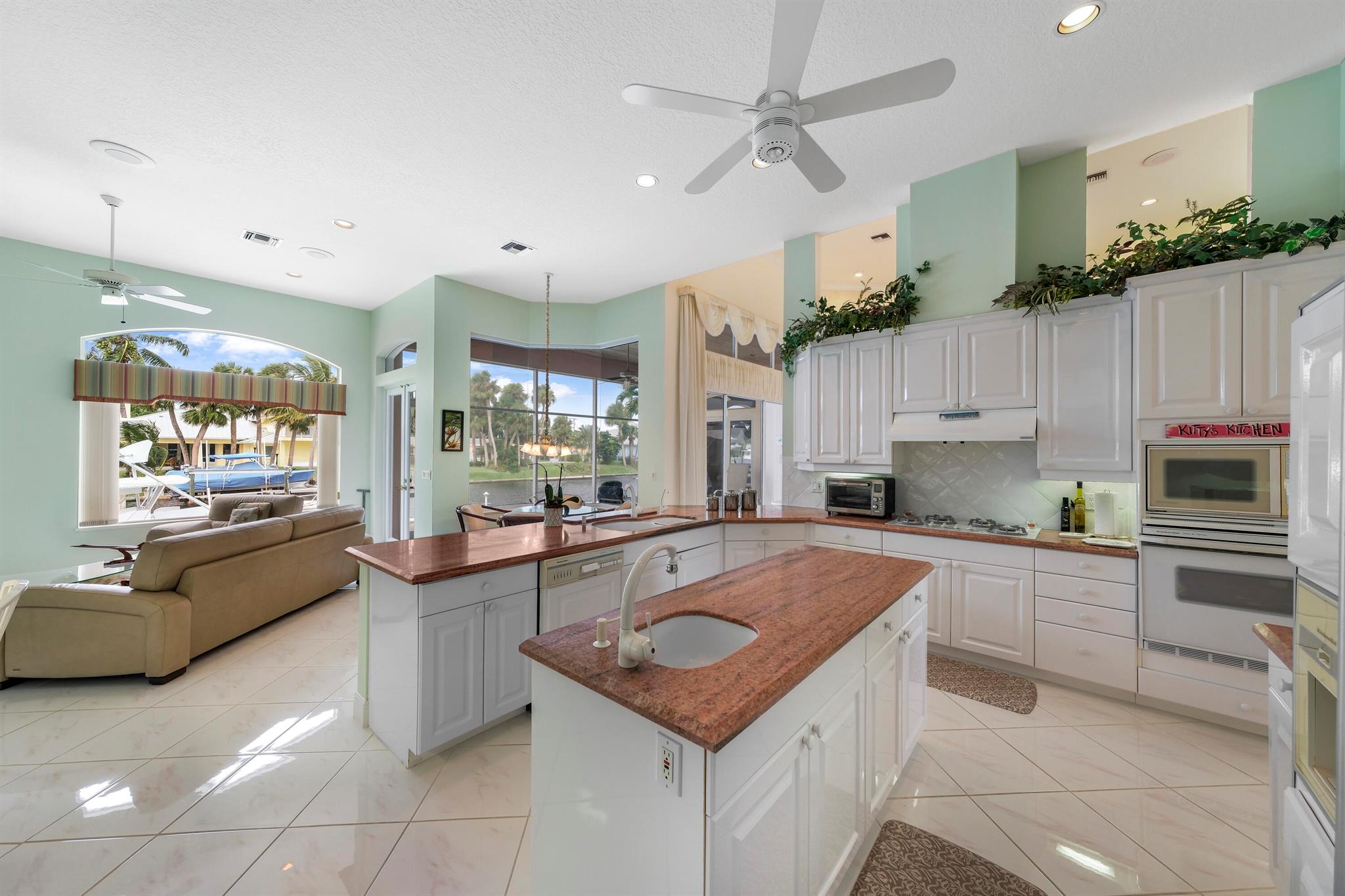 8501 SE Royal Street