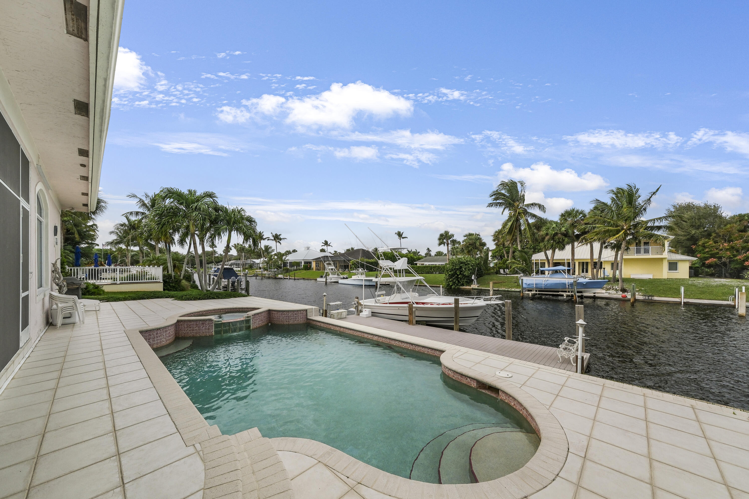 8501 SE Royal Street