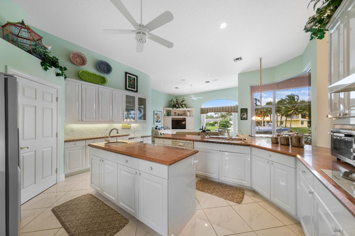 8501 SE Royal Street