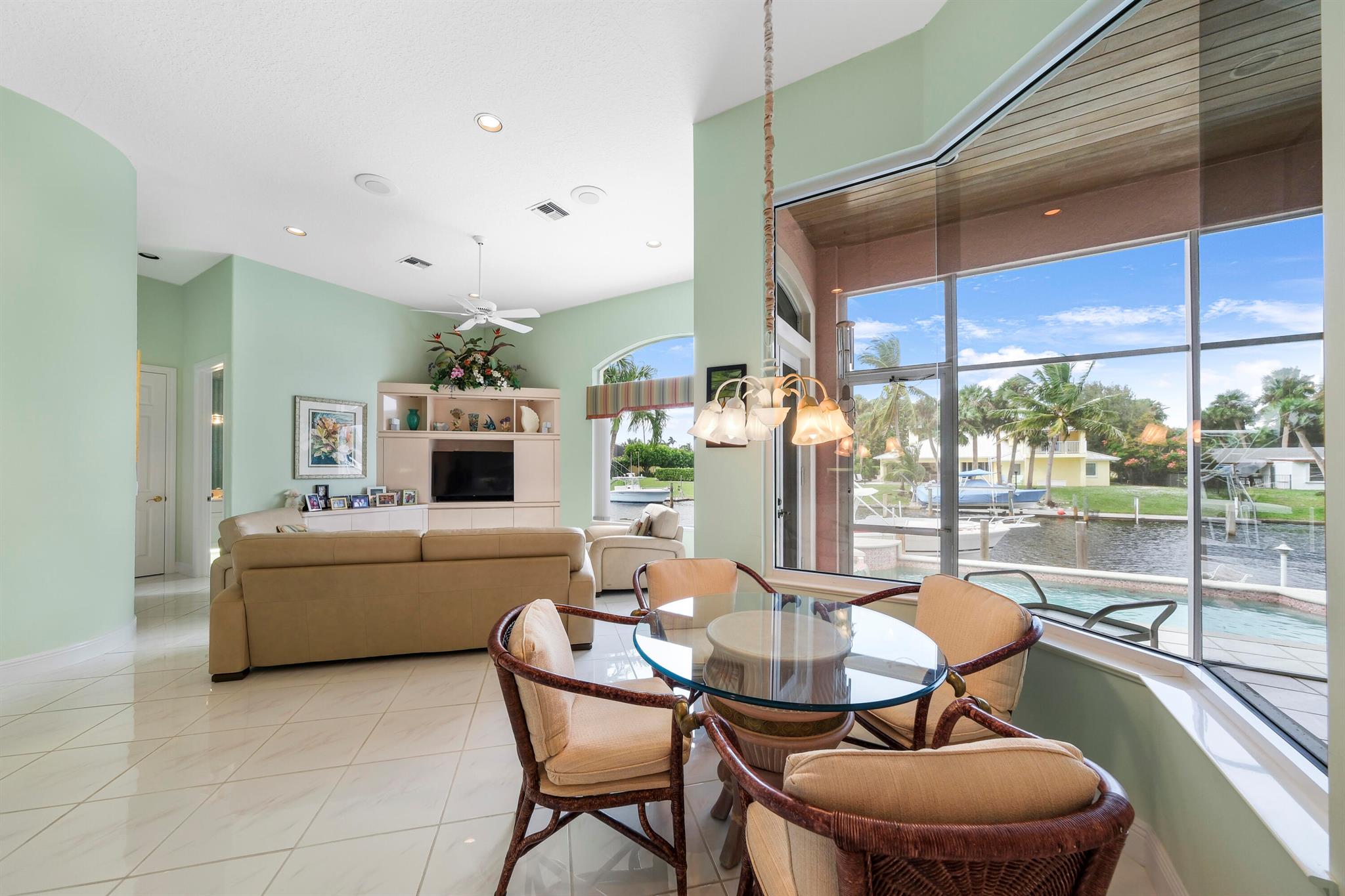 8501 SE Royal Street