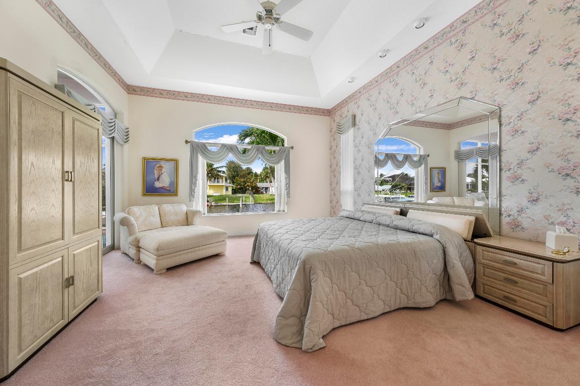 8501 SE Royal Street