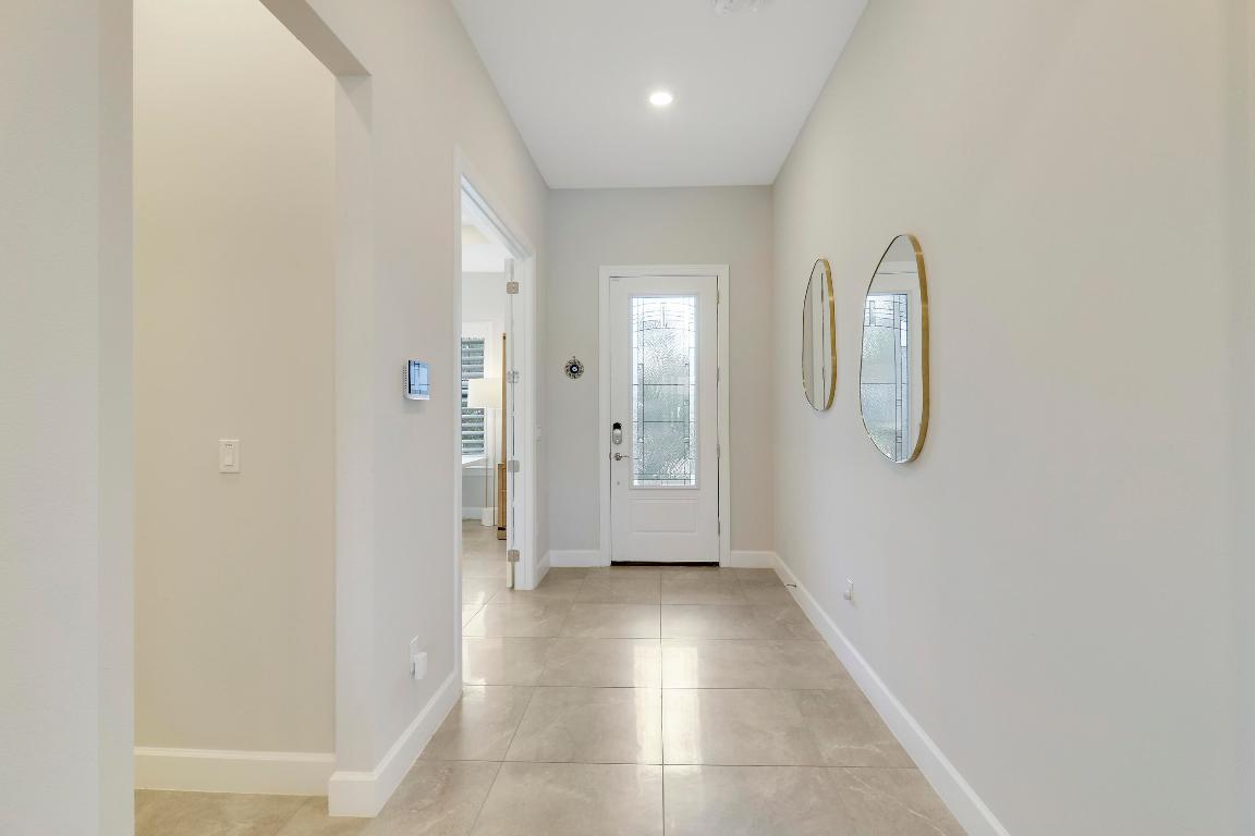 595 SE Villandry Way