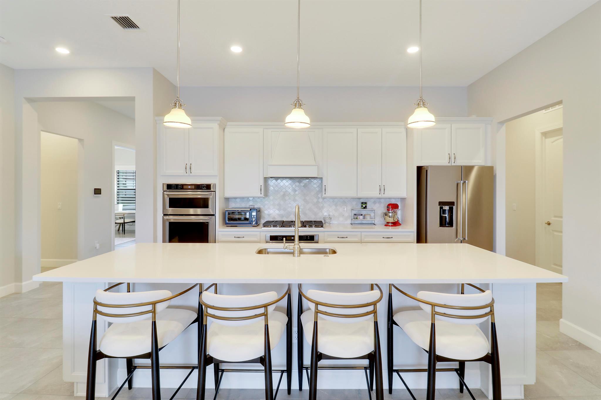 595 SE Villandry Way