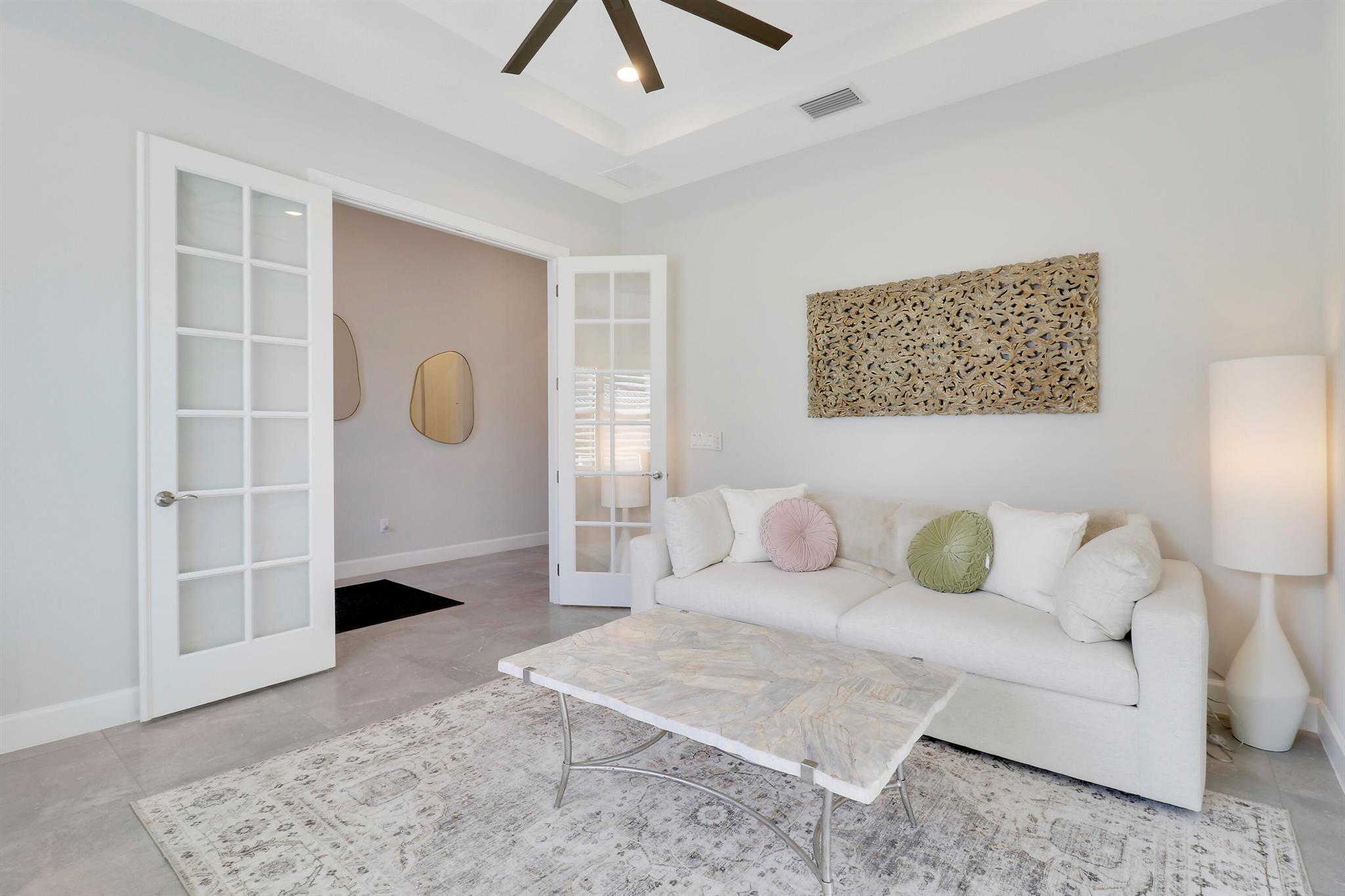 595 SE Villandry Way