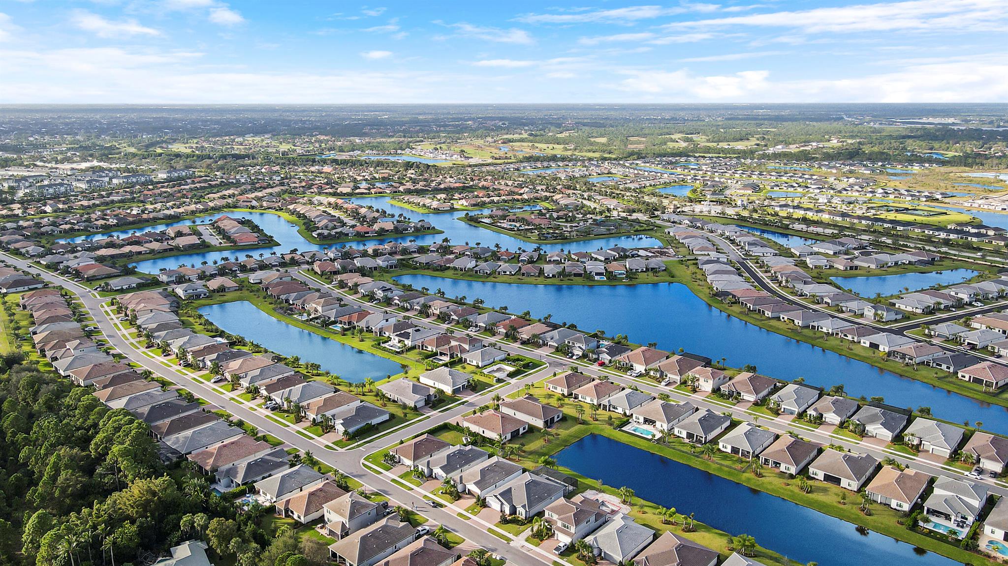 595 SE Villandry Way