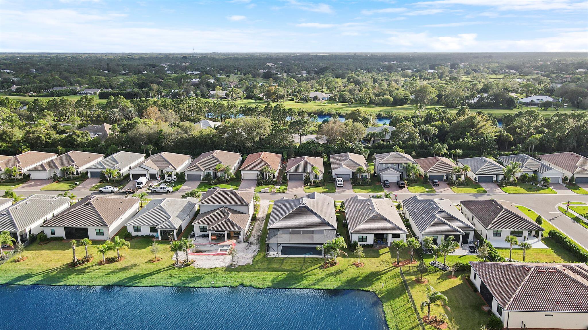 595 SE Villandry Way