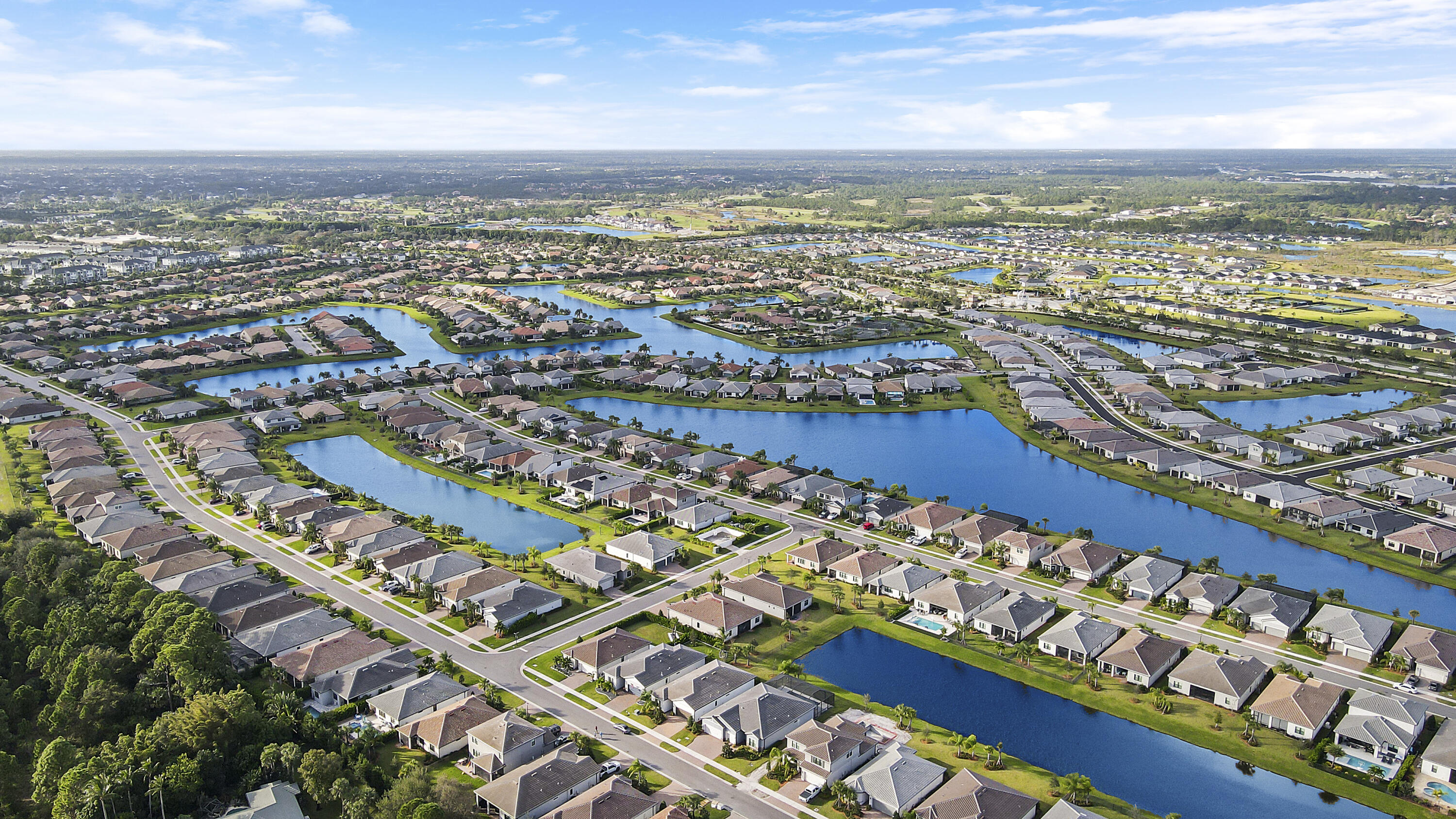 595 SE Villandry Way