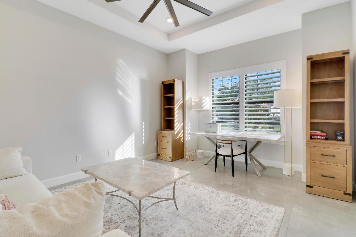 595 SE Villandry Way