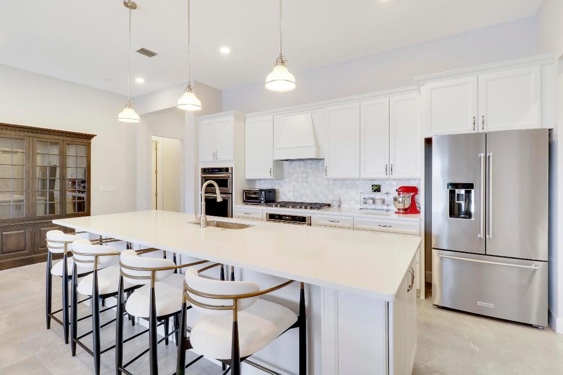 595 SE Villandry Way