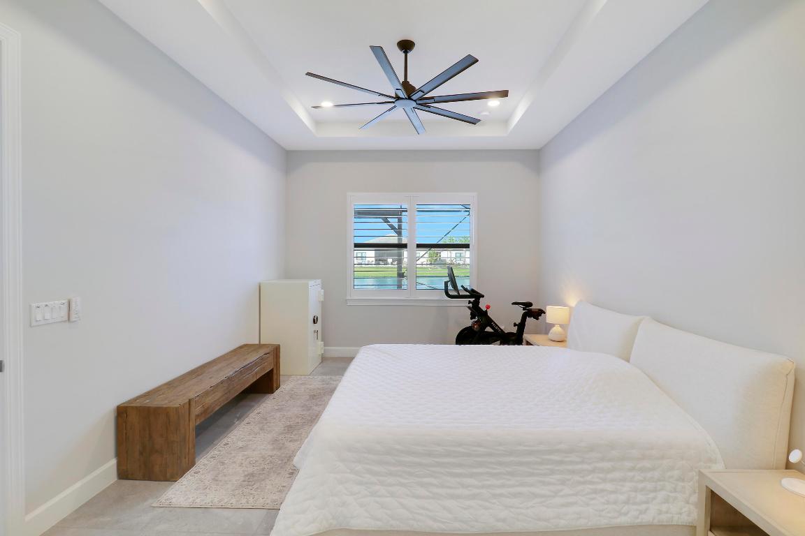 595 SE Villandry Way