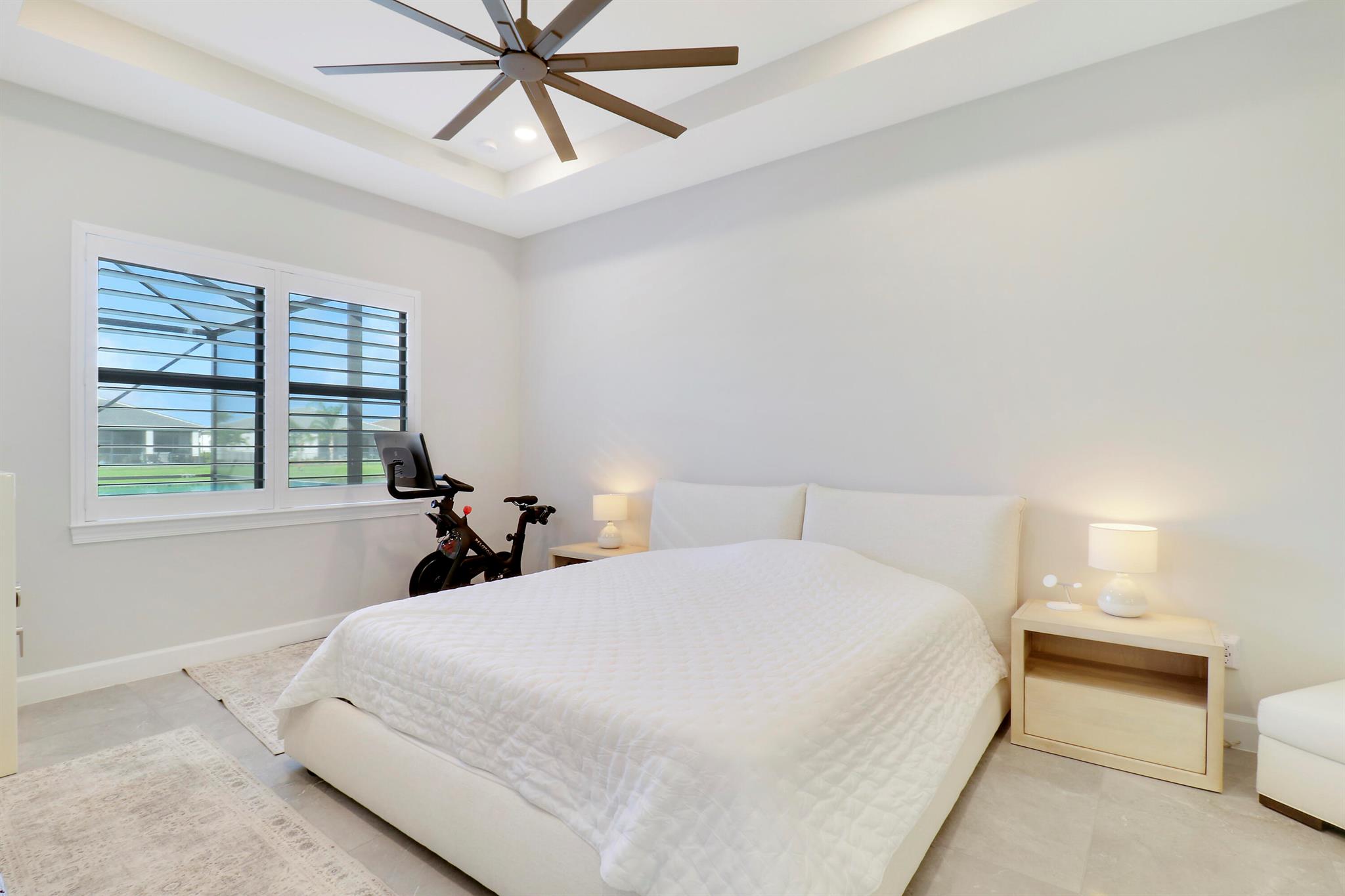 595 SE Villandry Way