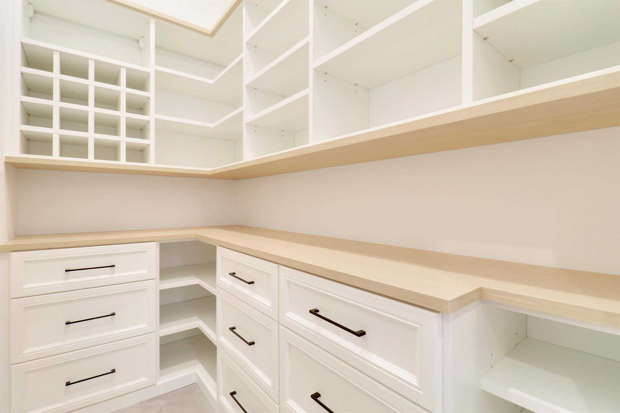 595 SE Villandry Way