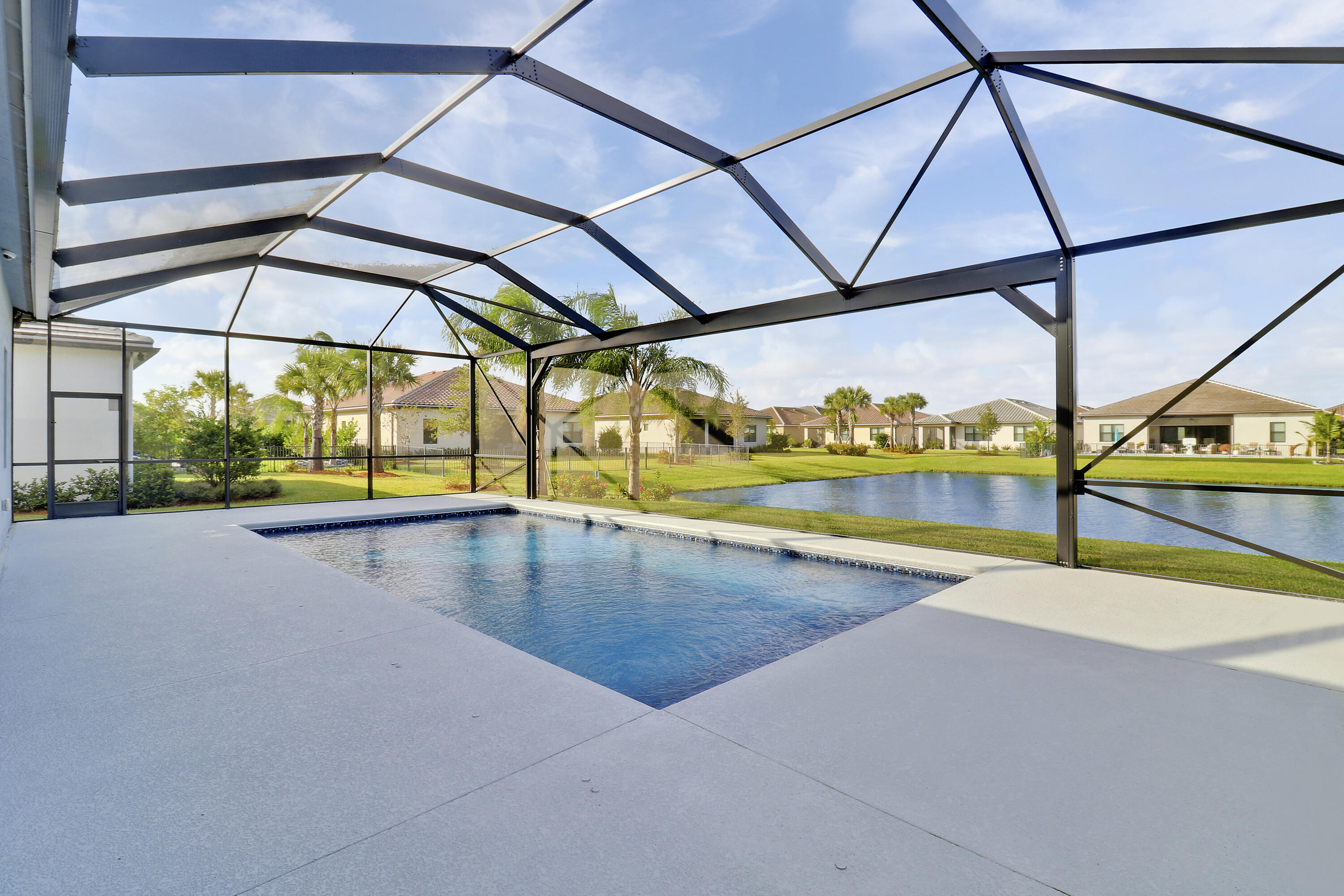 595 SE Villandry Way