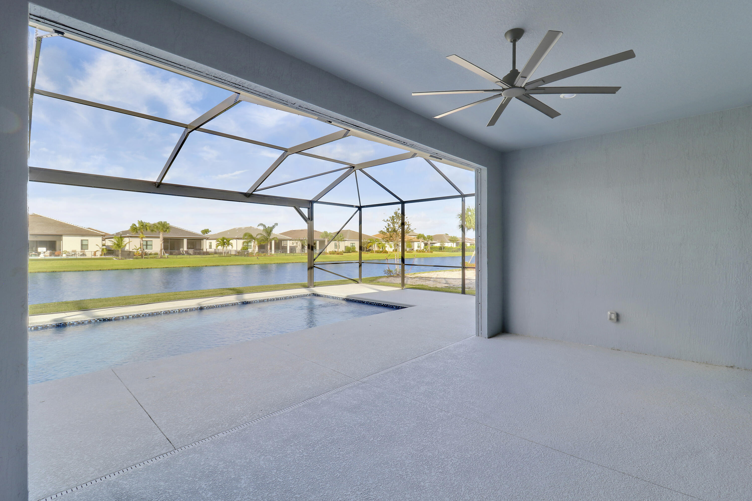 595 SE Villandry Way