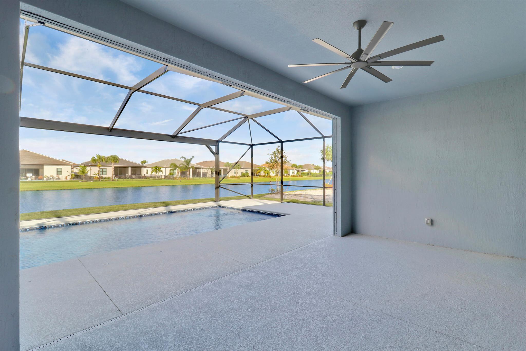 595 SE Villandry Way