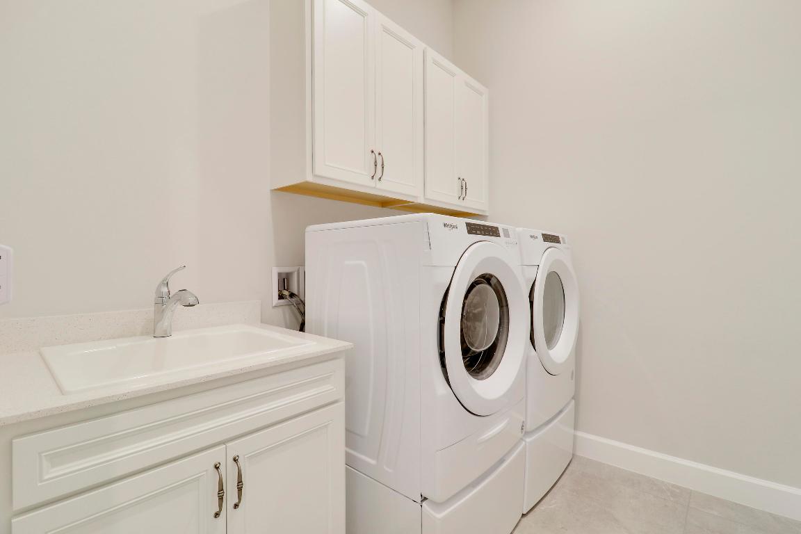 595 SE Villandry Way