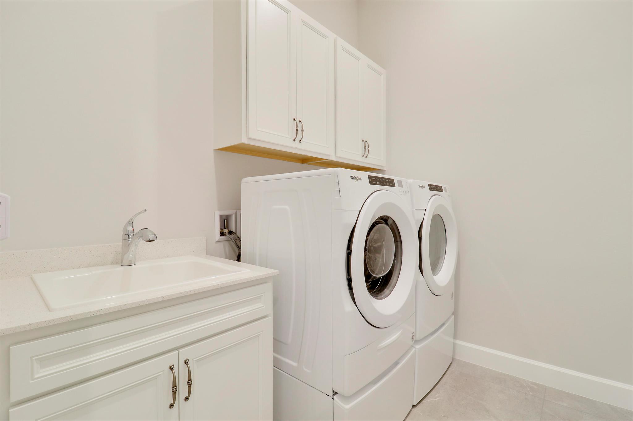 595 SE Villandry Way